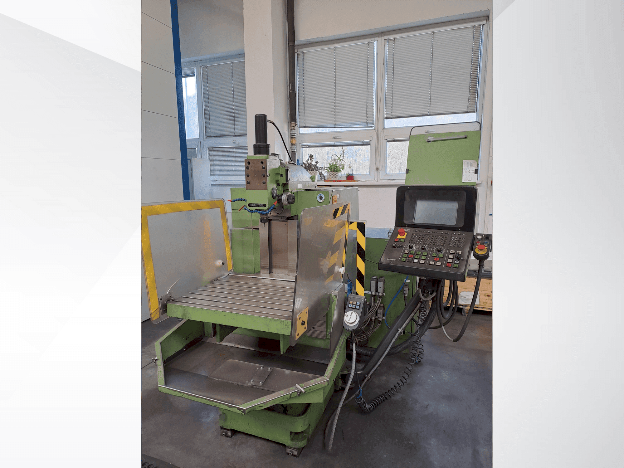 Koneen  DECKEL FP 3A (1999) etunäkymä