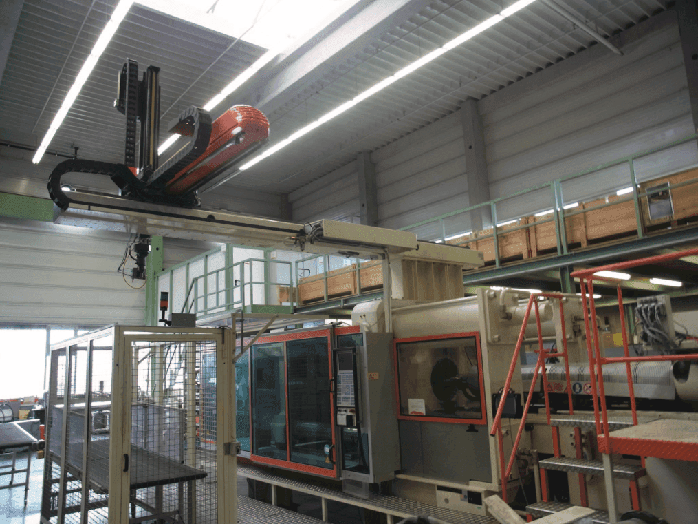 Koneen  Krauss Maffei 650-6100 CM etunäkymä