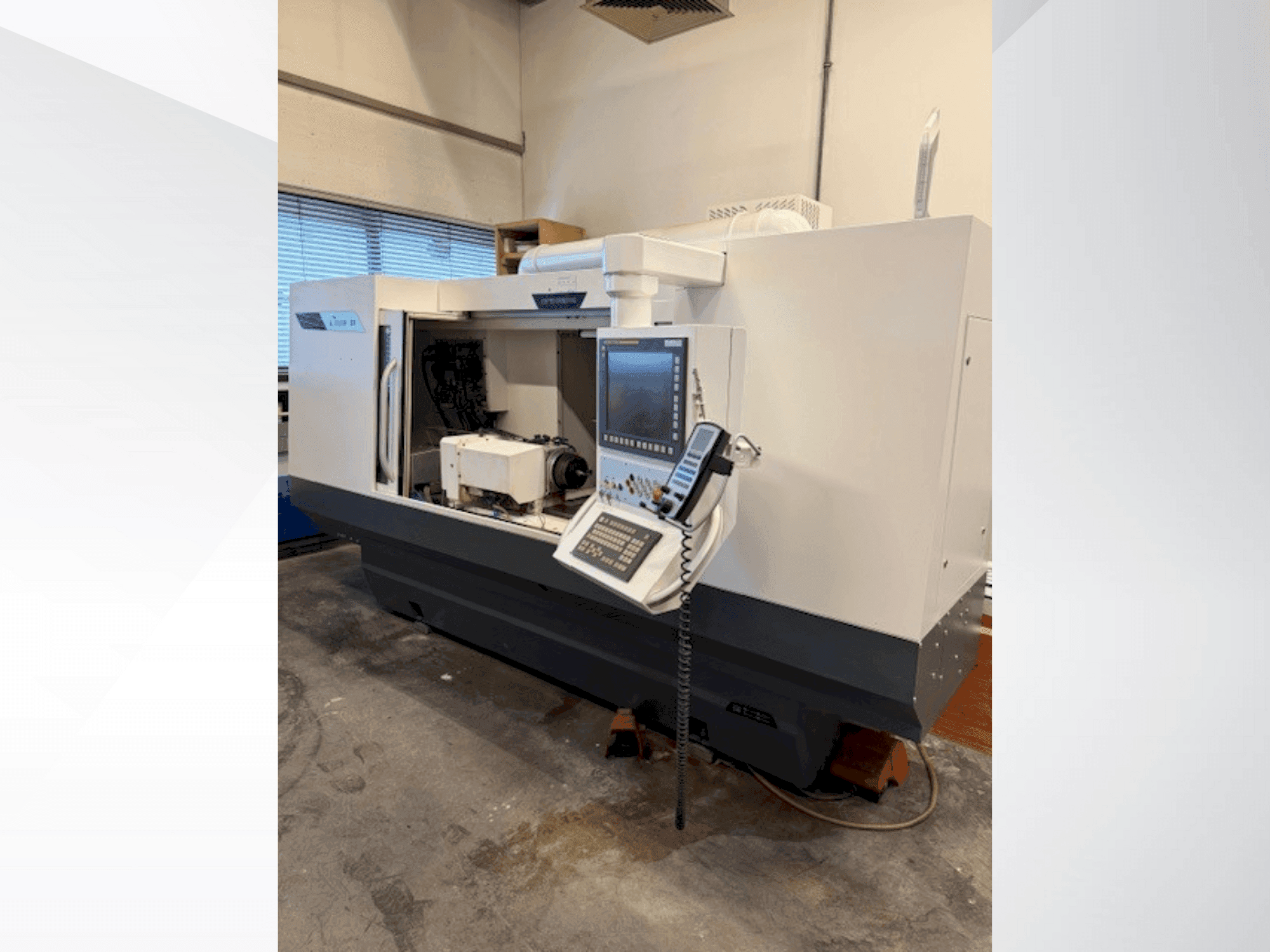 Koneen  STUDER  S31 etunäkymä