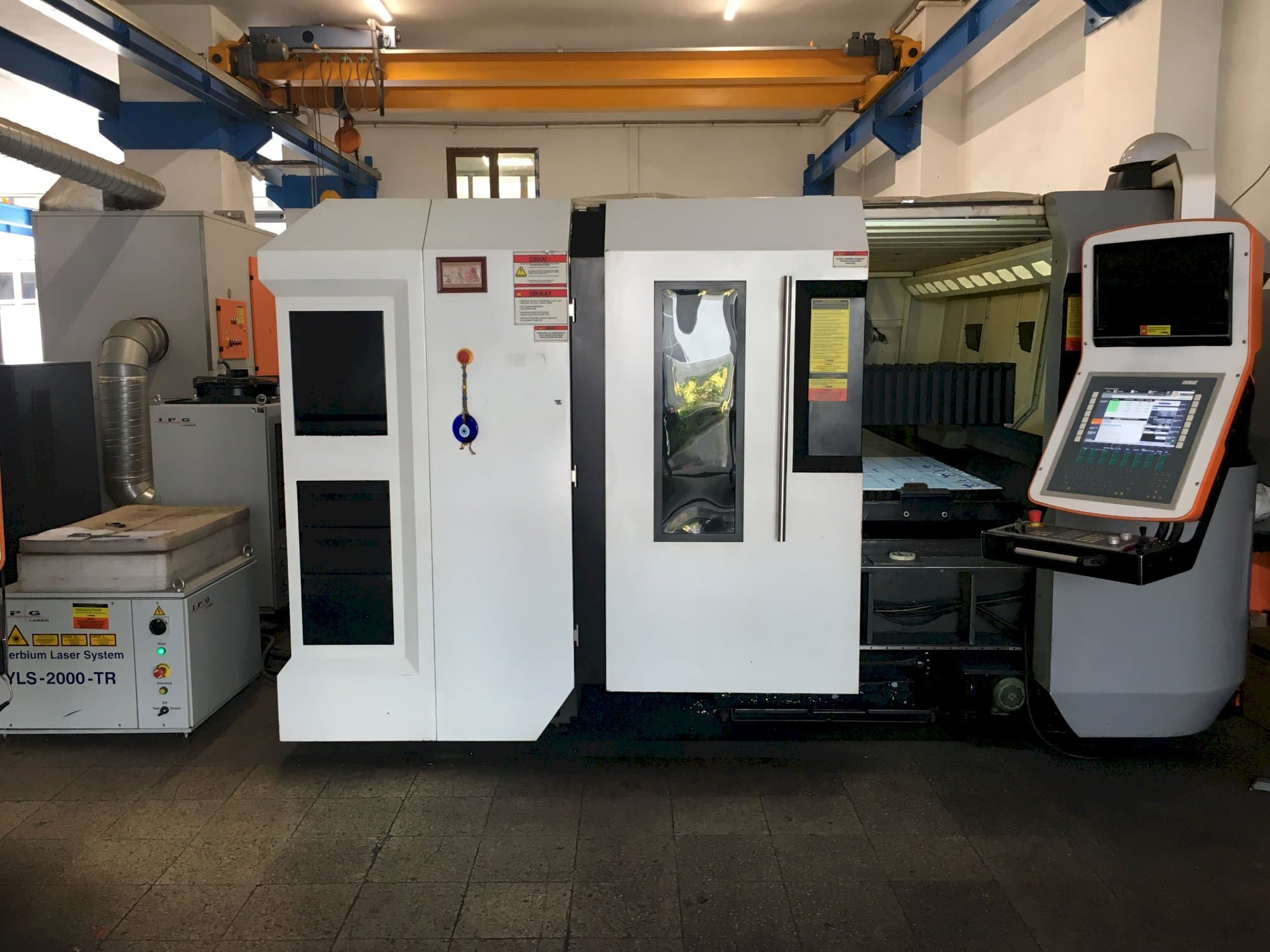 Koneen  ERMAKSAN etunäkymä FIBERMAK Momentum Gen-3