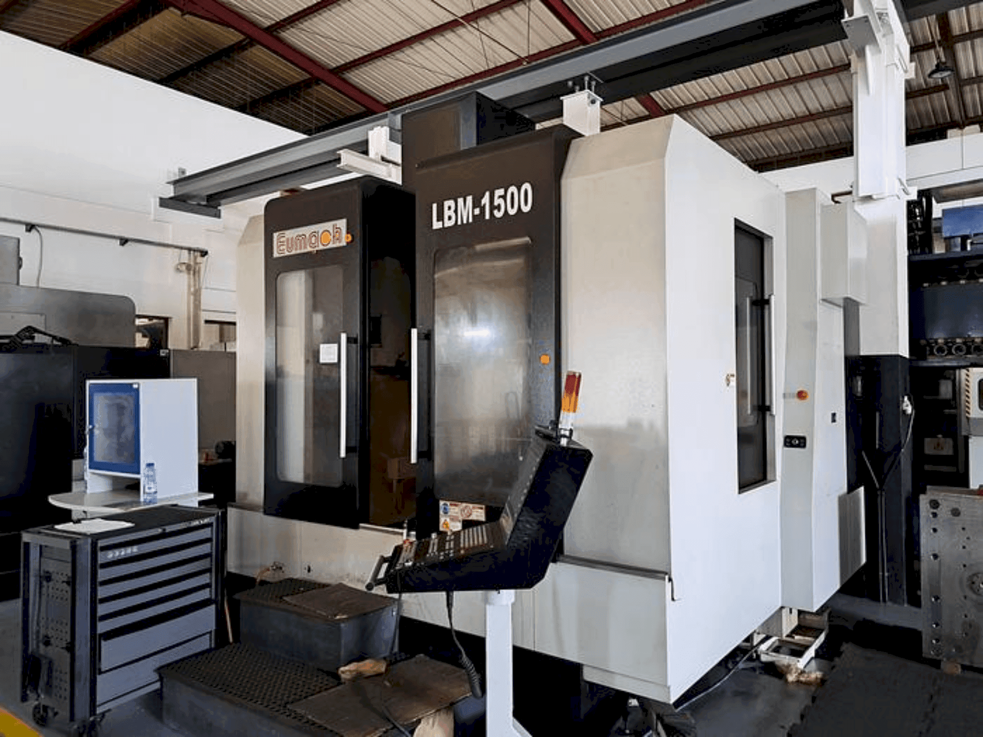 Koneen  Eumach LBM-1500 etunäkymä