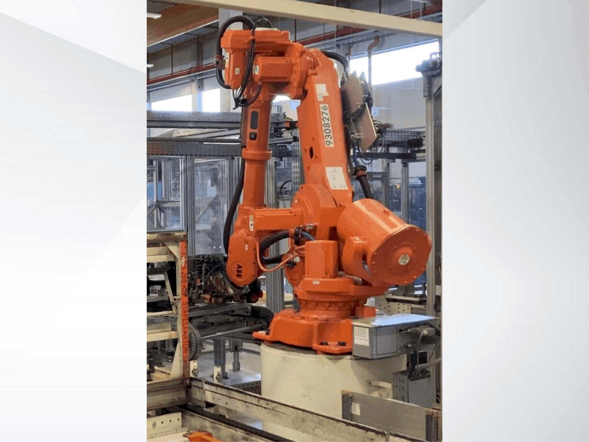 Koneen  ABB IRB 6640-130/320 etunäkymä