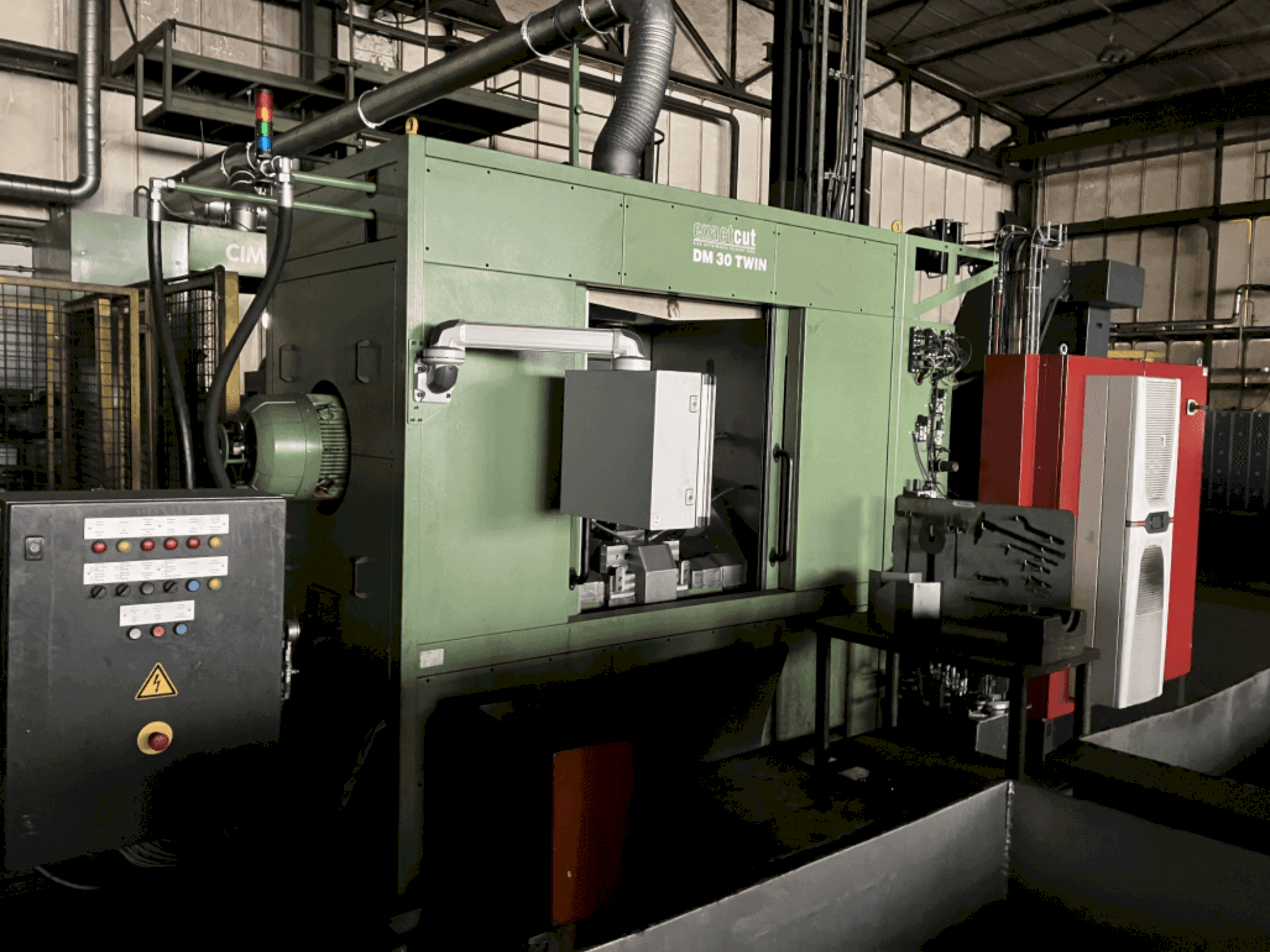 Koneen  ExactCut DM 30 TWIN etunäkymä