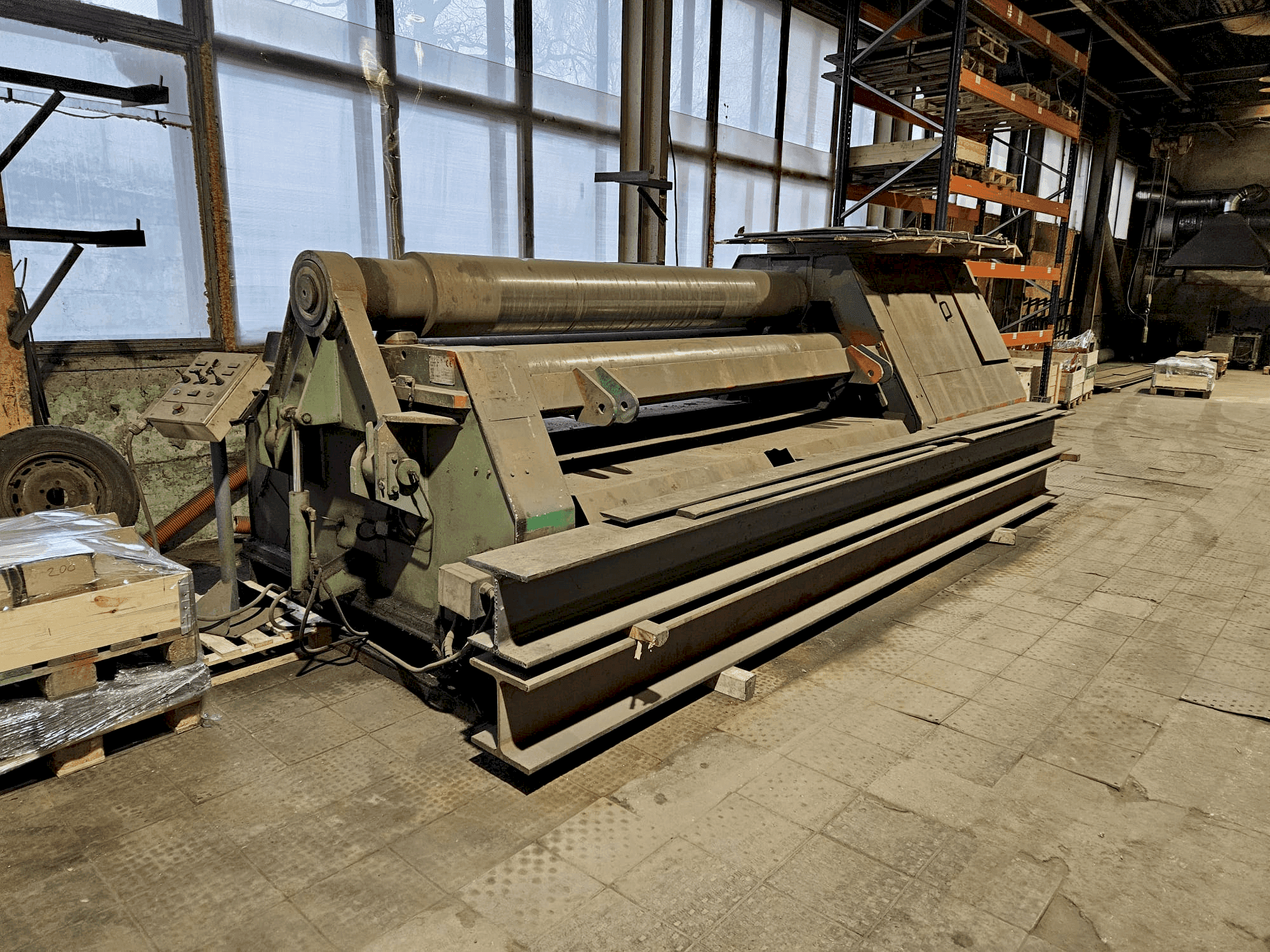 Koneen  FACCIN 4HEL 3-25/20 etunäkymä