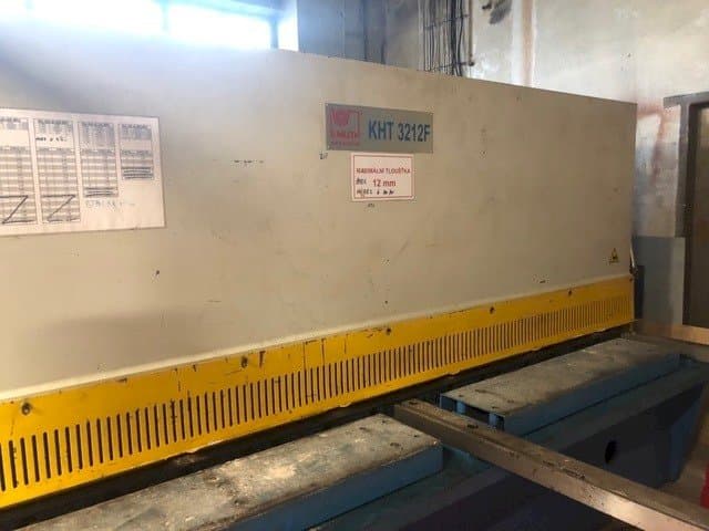 Koneen  KNUTH KHT 3212 F etunäkymä