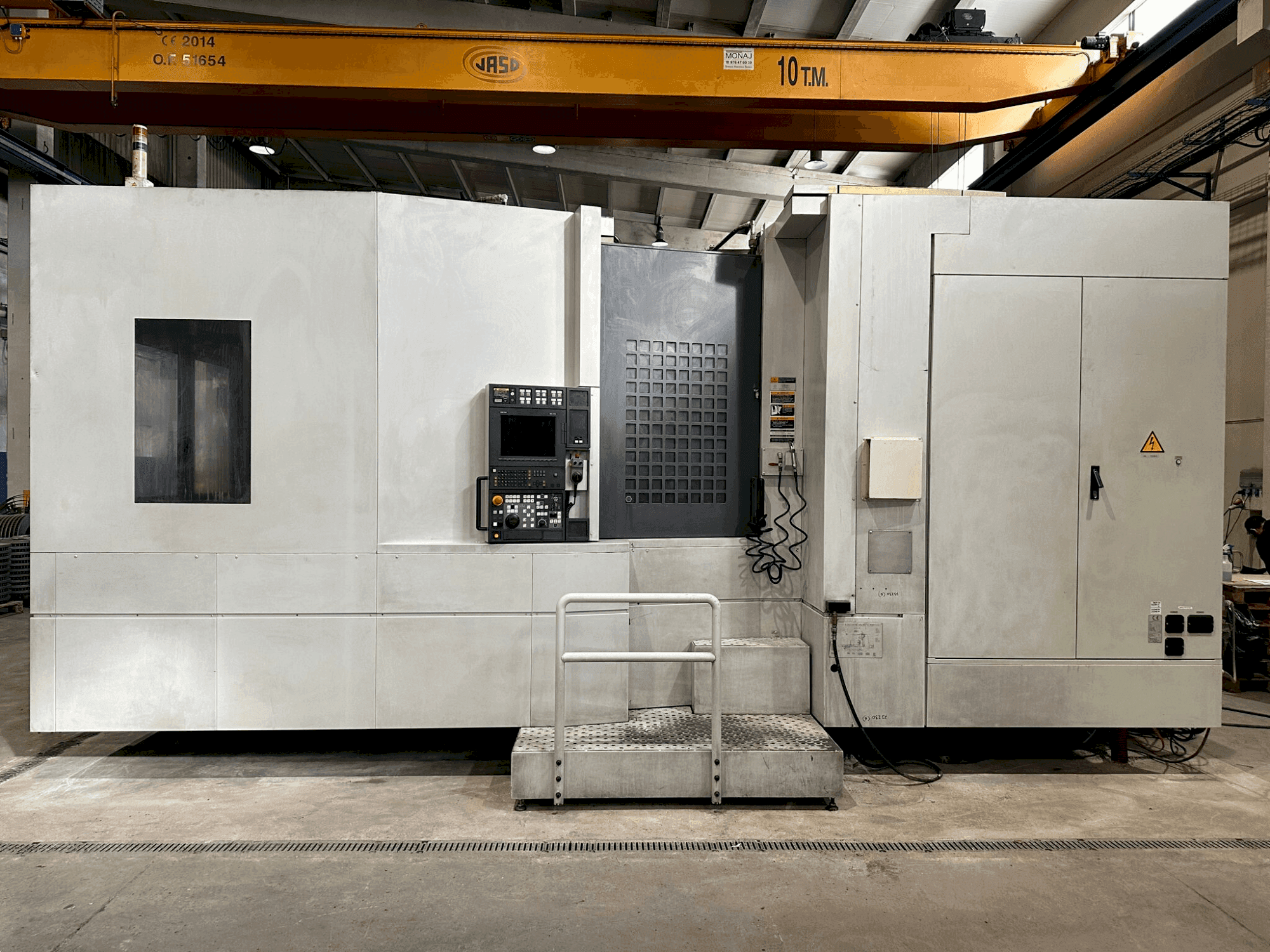 Koneen  MORI SEIKI NH8000DCG etunäkymä