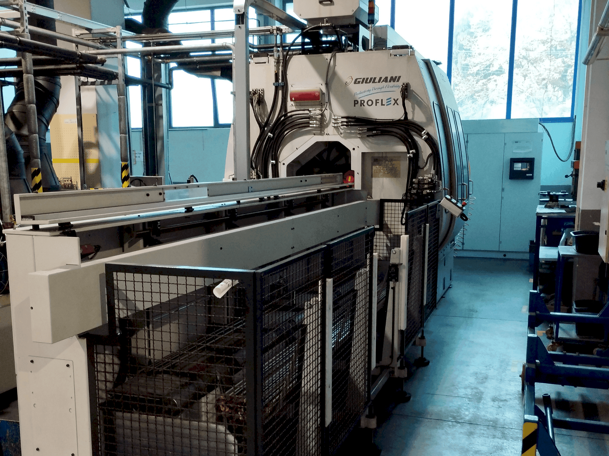 Koneen  GINDUMAC Proflex 5/7 etunäkymä