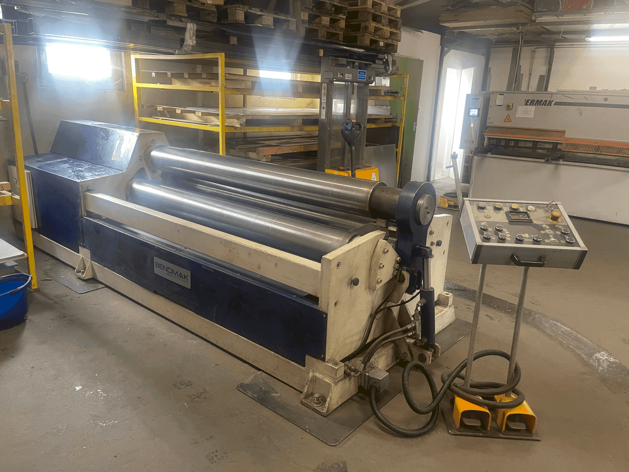 Koneen  BENDMAK CY3R-HS 20/08 etunäkymä