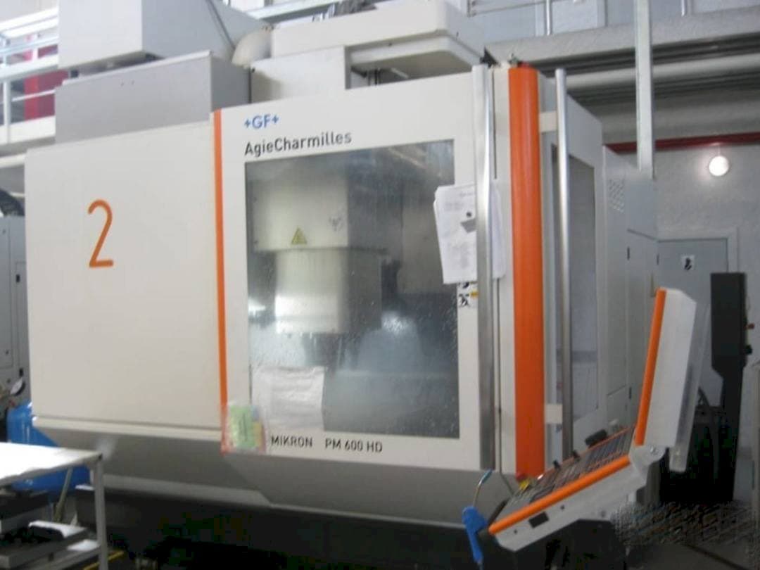 Koneen  AgieCharmilles Mikron HPM 600 HD etunäkymä