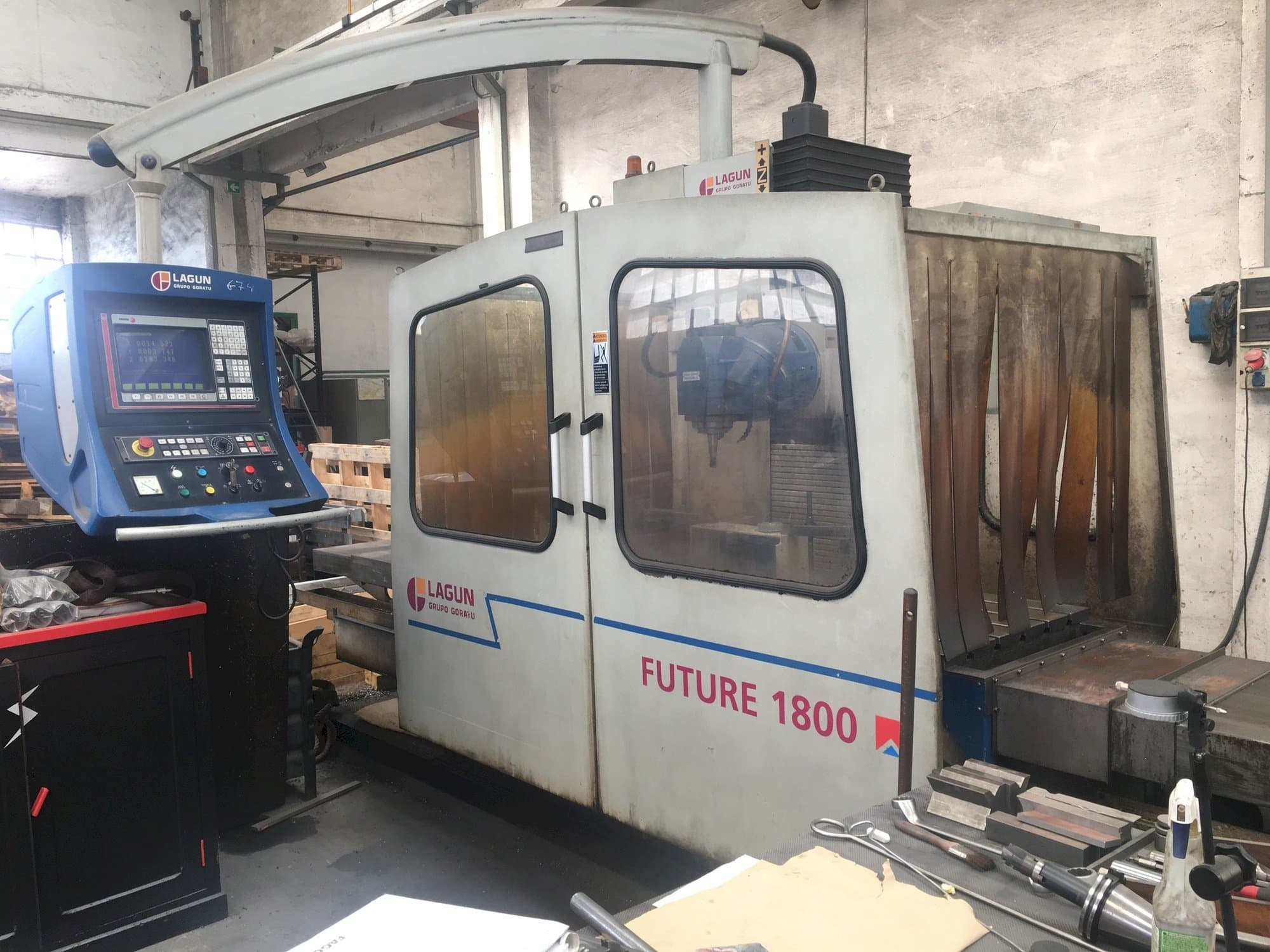 Koneen  LAGUN Future 1800 etunäkymä