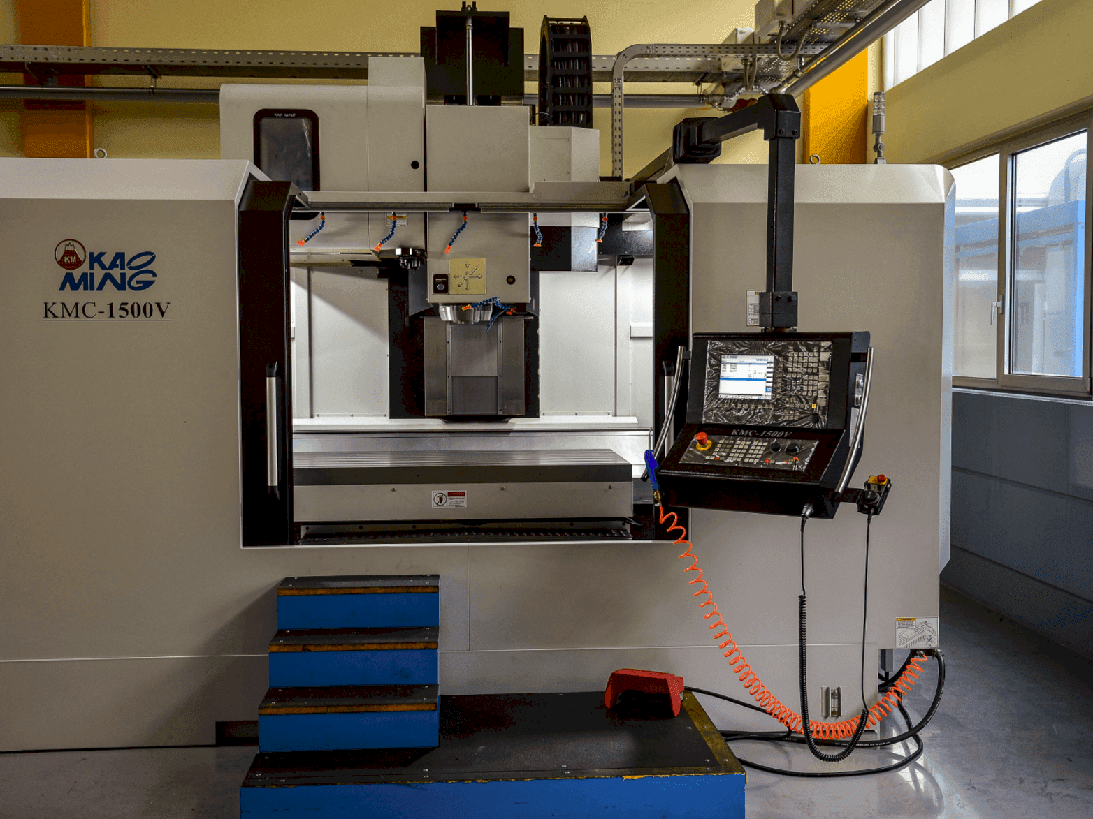 Koneen  KAOMING KMC 1500 V etunäkymä