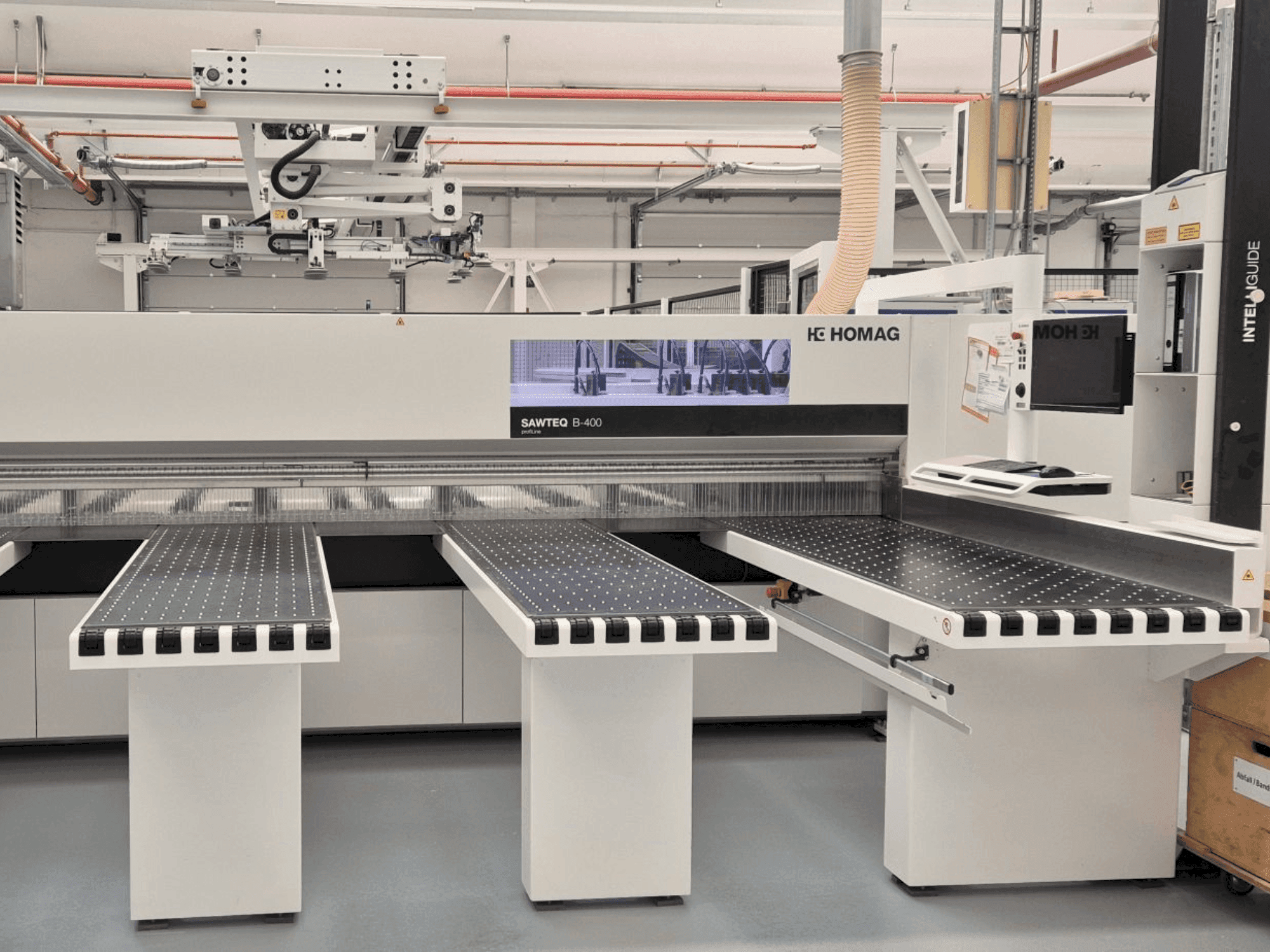 Koneen  HOLZMA HPP 400 etunäkymä