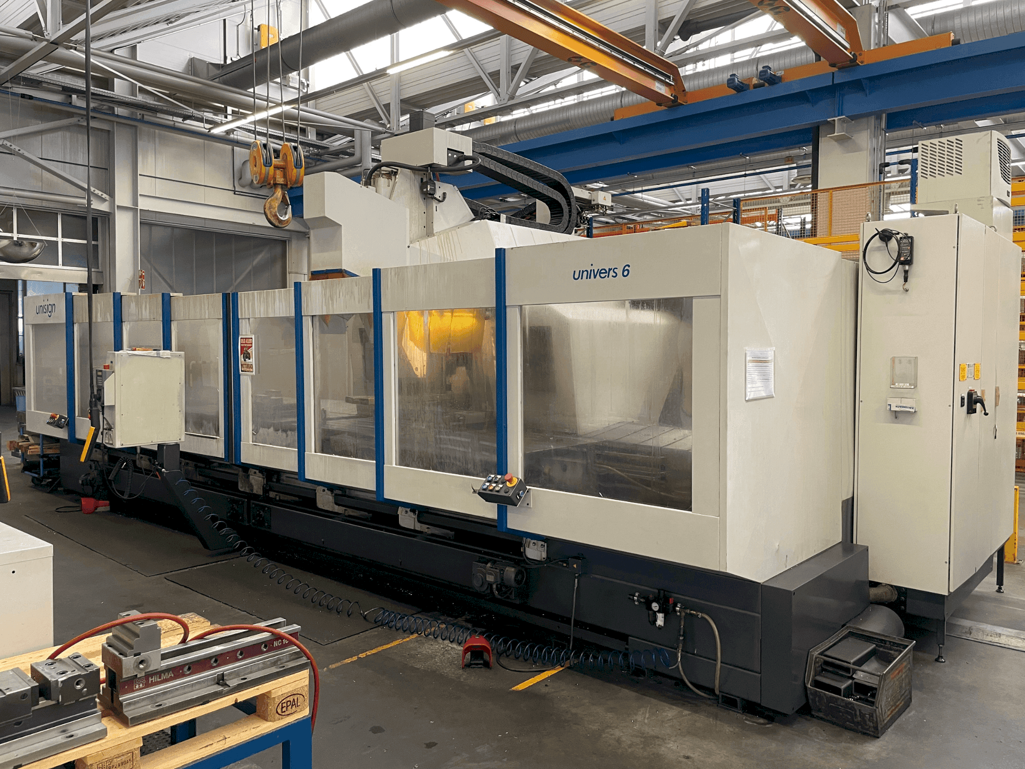 Koneen  Unisign UNIVERS 6 etunäkymä