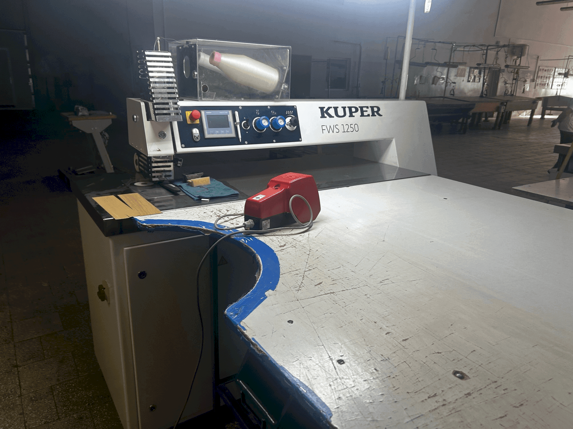 Koneen  KUPER FWS 1250 etunäkymä