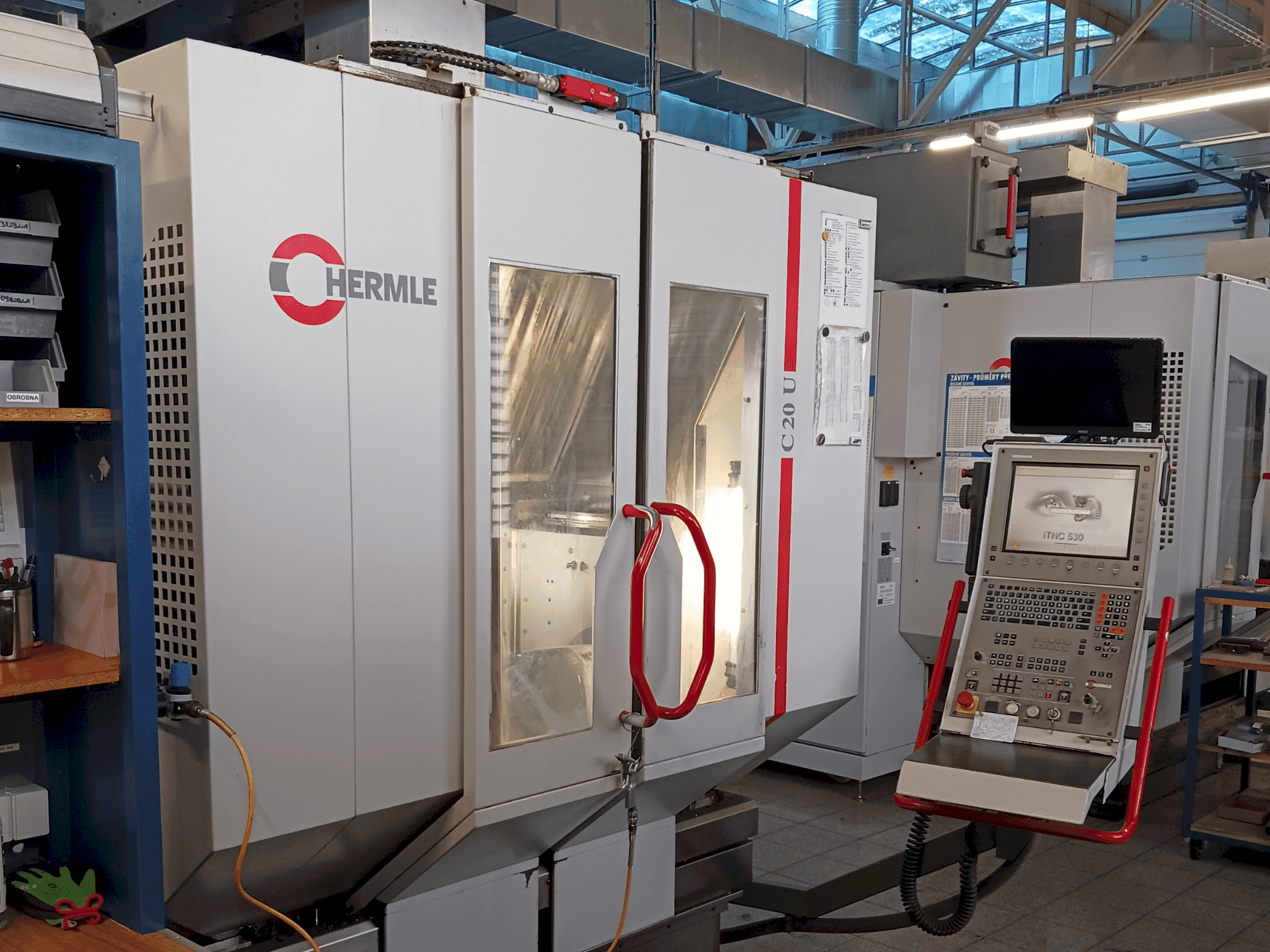 Koneen  HERMLE C20U etunäkymä
