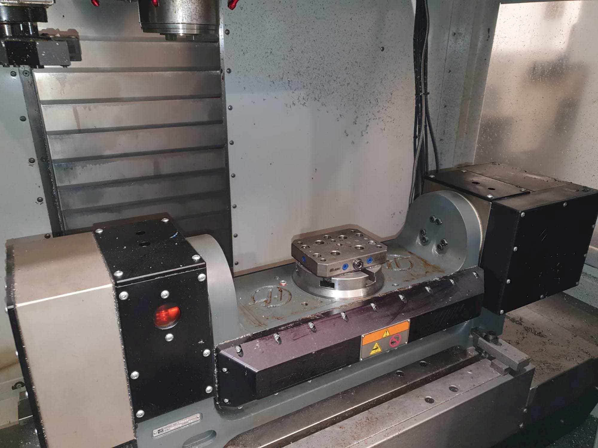 Koneen  HAAS TR160 etunäkymä