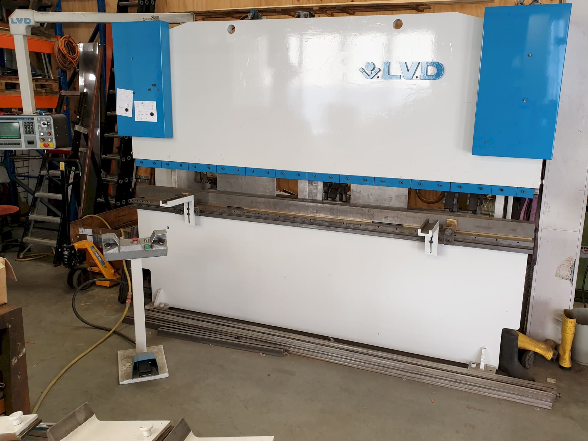 Koneen  LVD oikea näkymä PPI 135/30