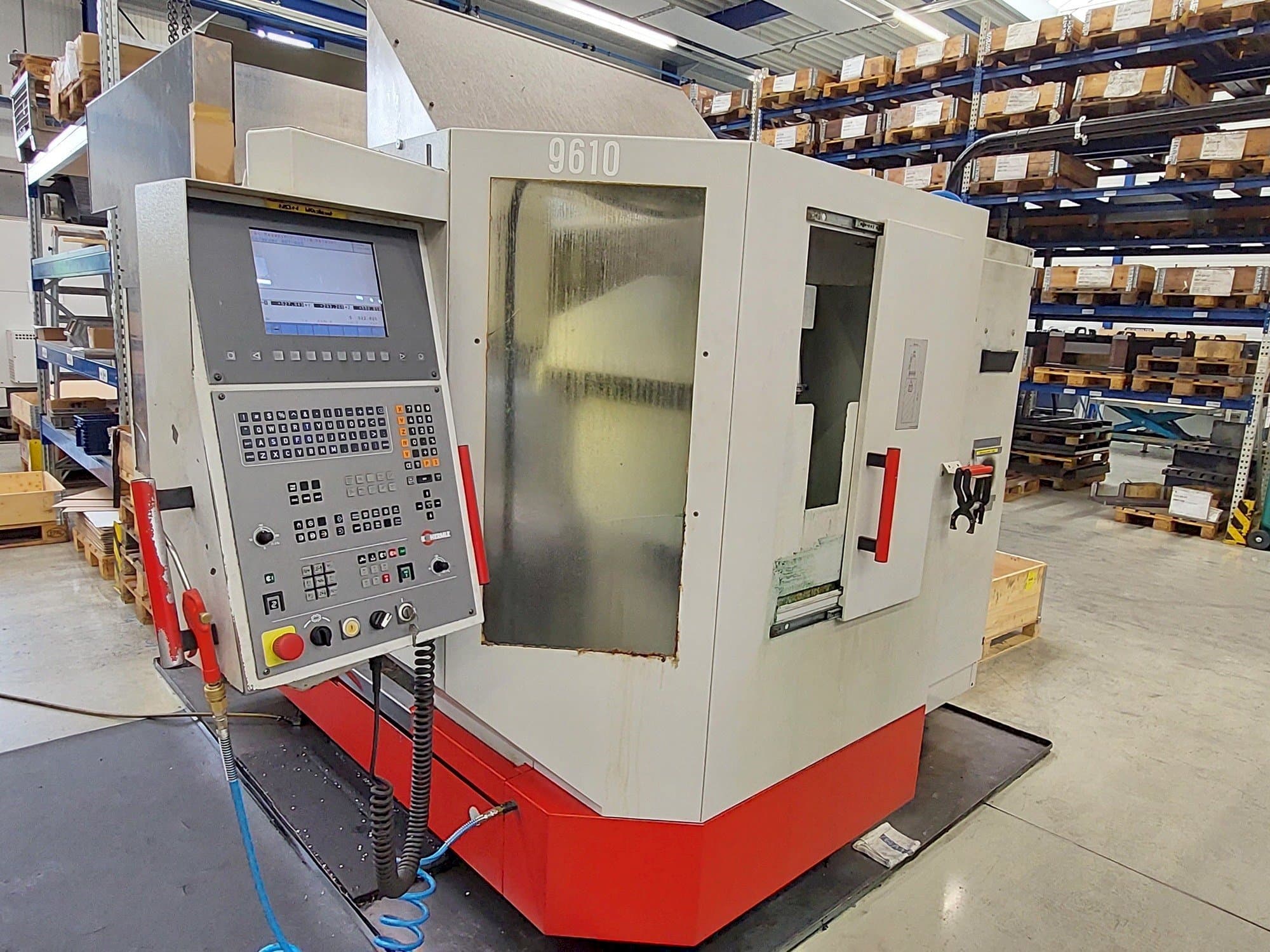 Koneen  HERMLE U 630 T etunäkymä