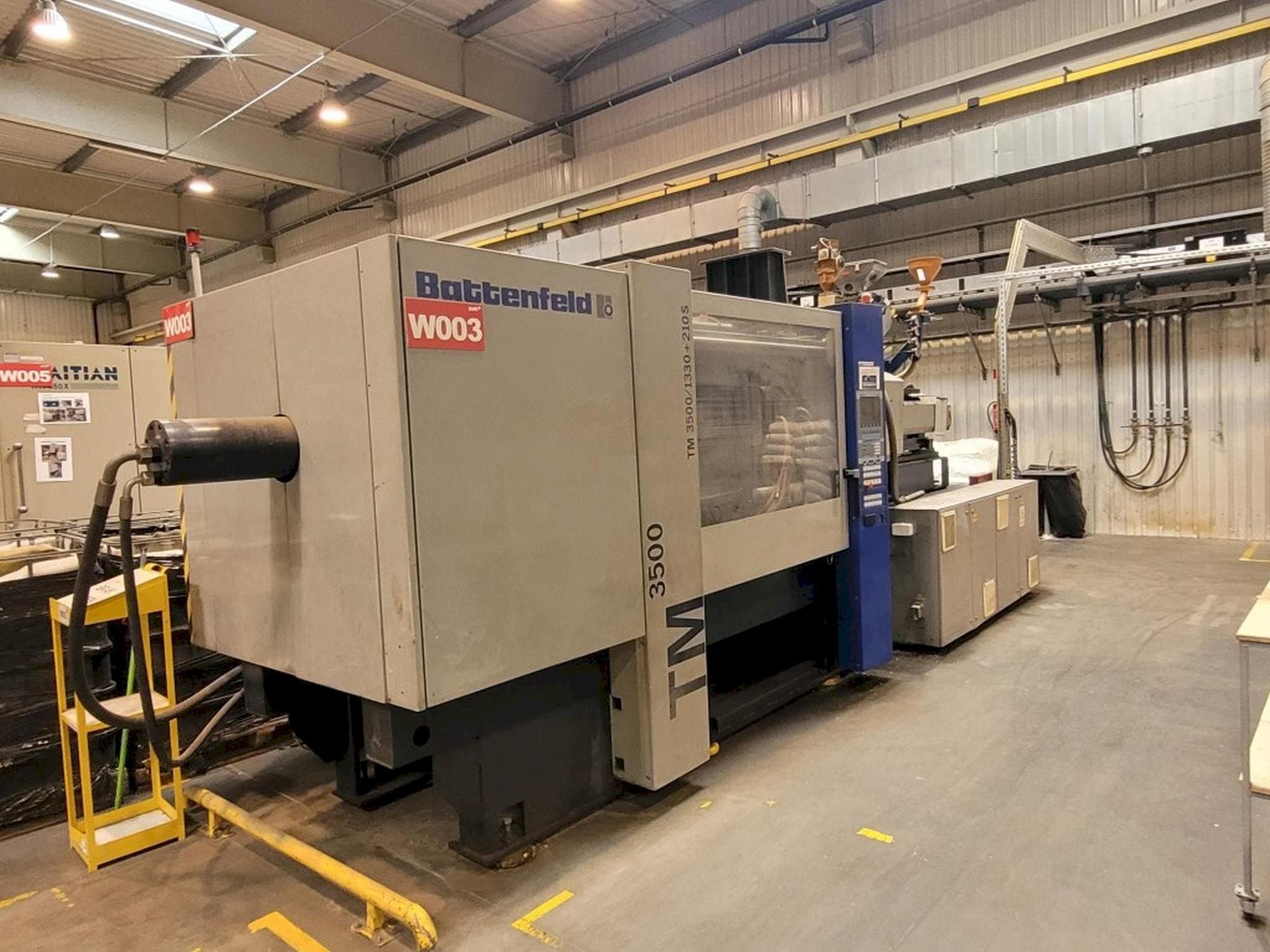 Koneen  Battenfeld TM 3500/1330+210S etunäkymä