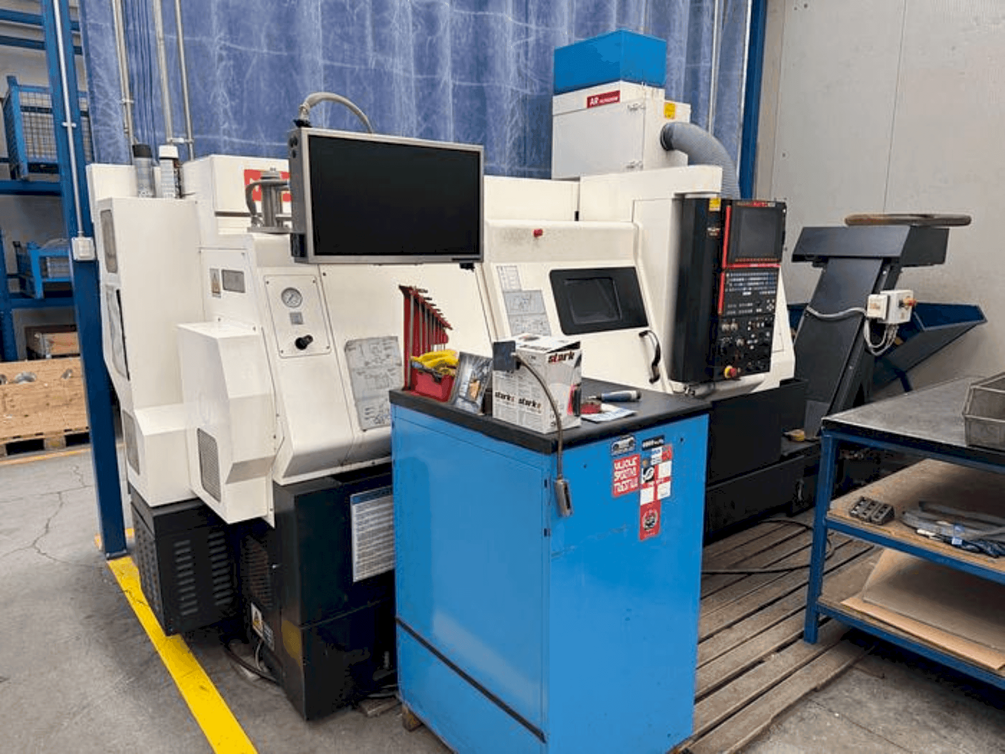 Koneen  Mazak QTN 250 M X 1000 etunäkymä