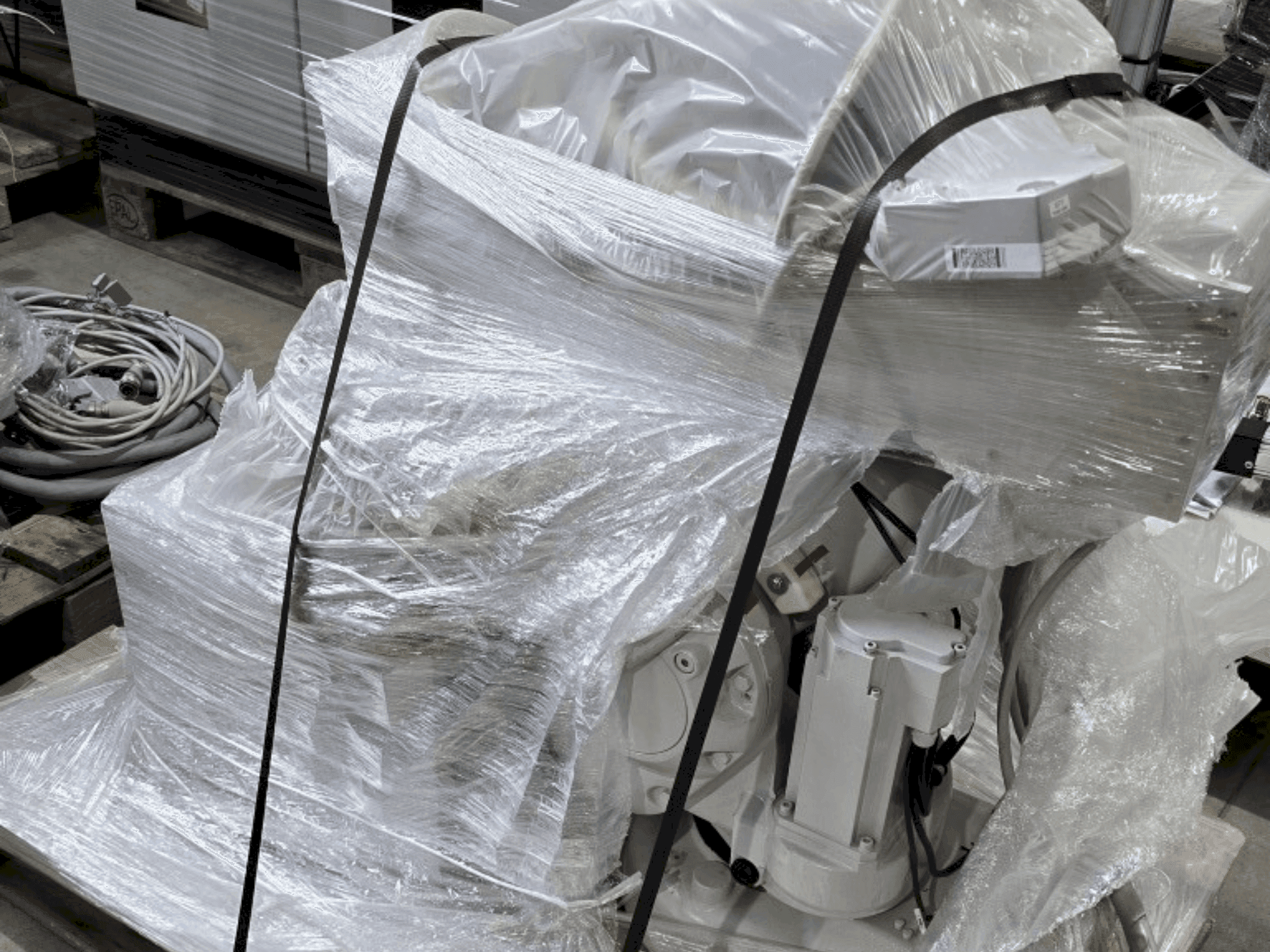 Koneen  ABB IRB 140-6/0.8 etunäkymä