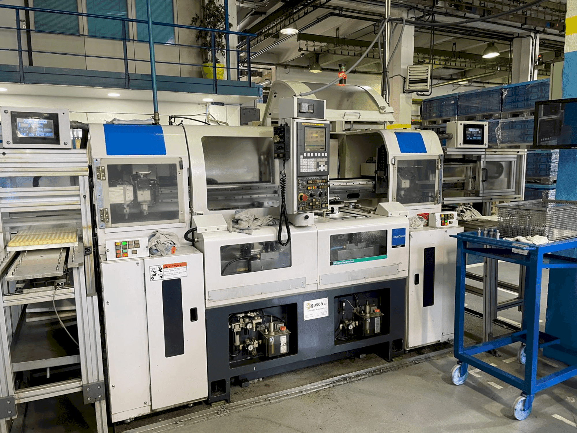 Koneen  Miyano GN-3200W etunäkymä