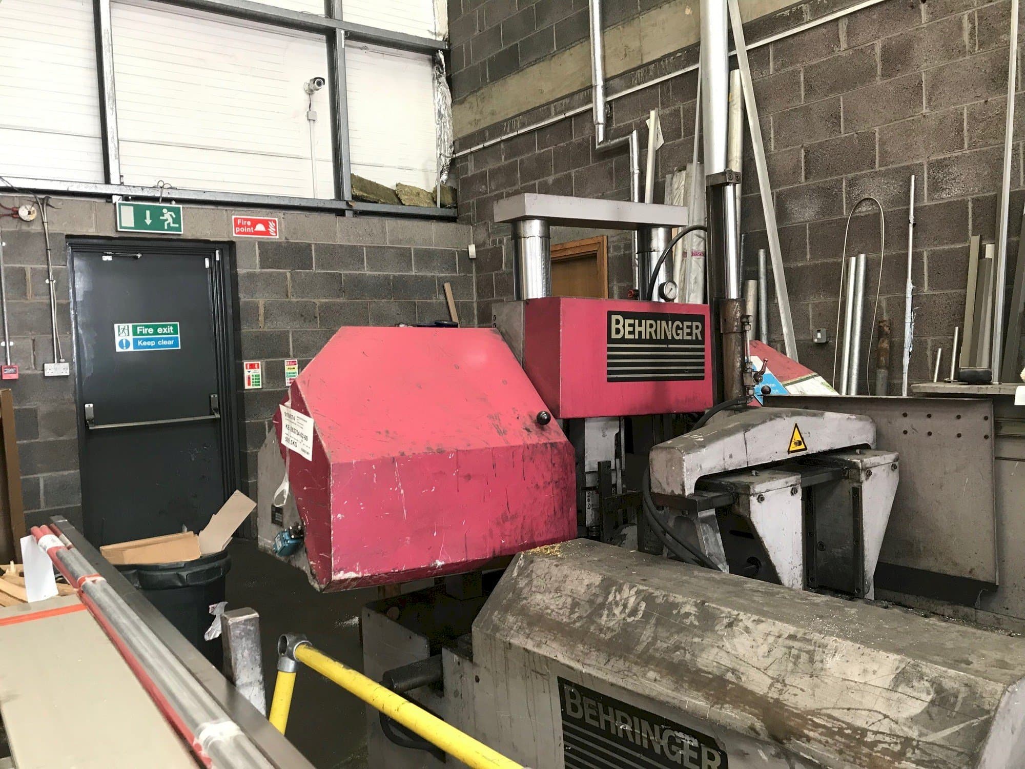 Koneen  Behringer HBP303A etunäkymä