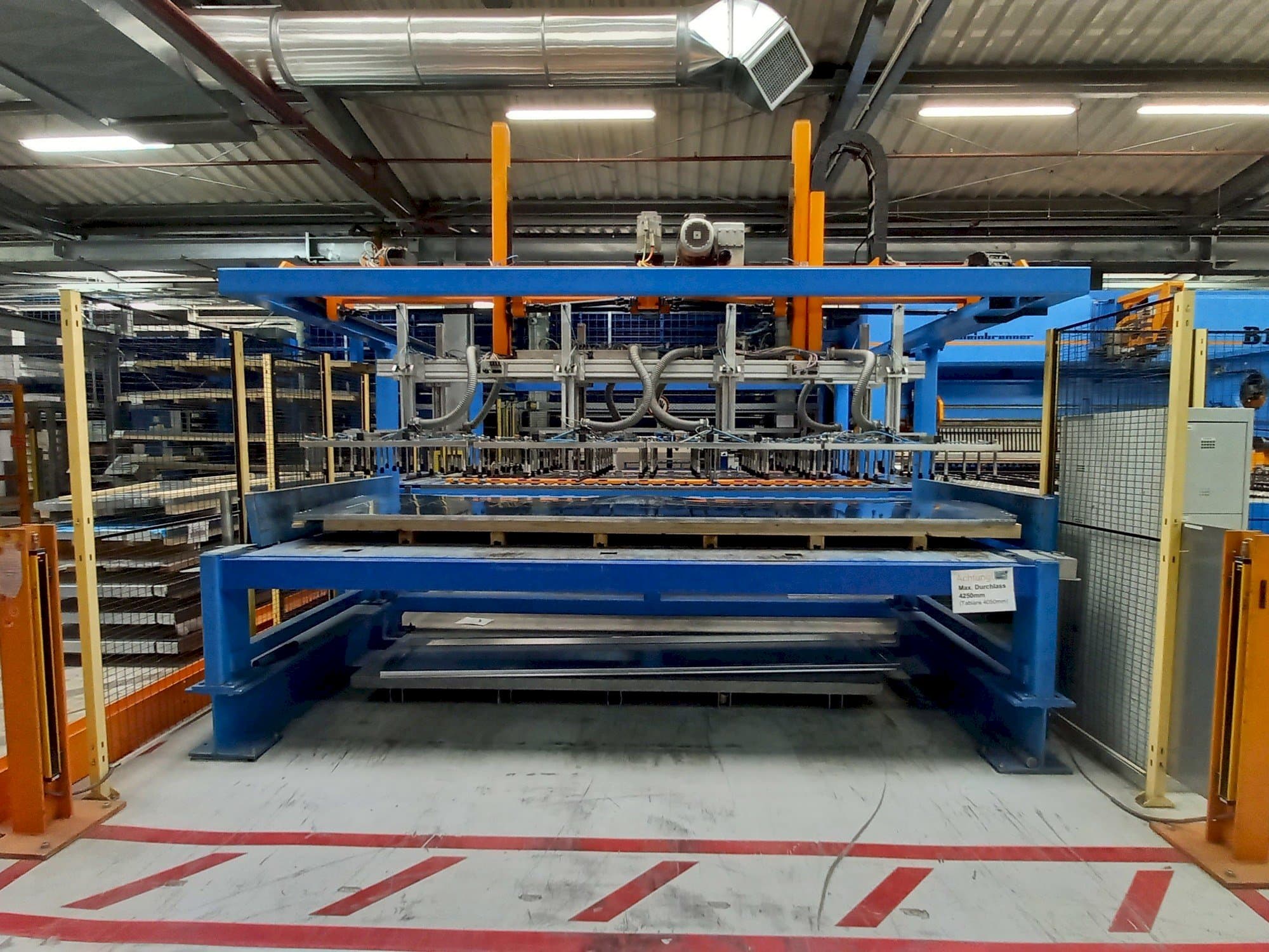 Koneen  Weinbrenner B 12 etunäkymä