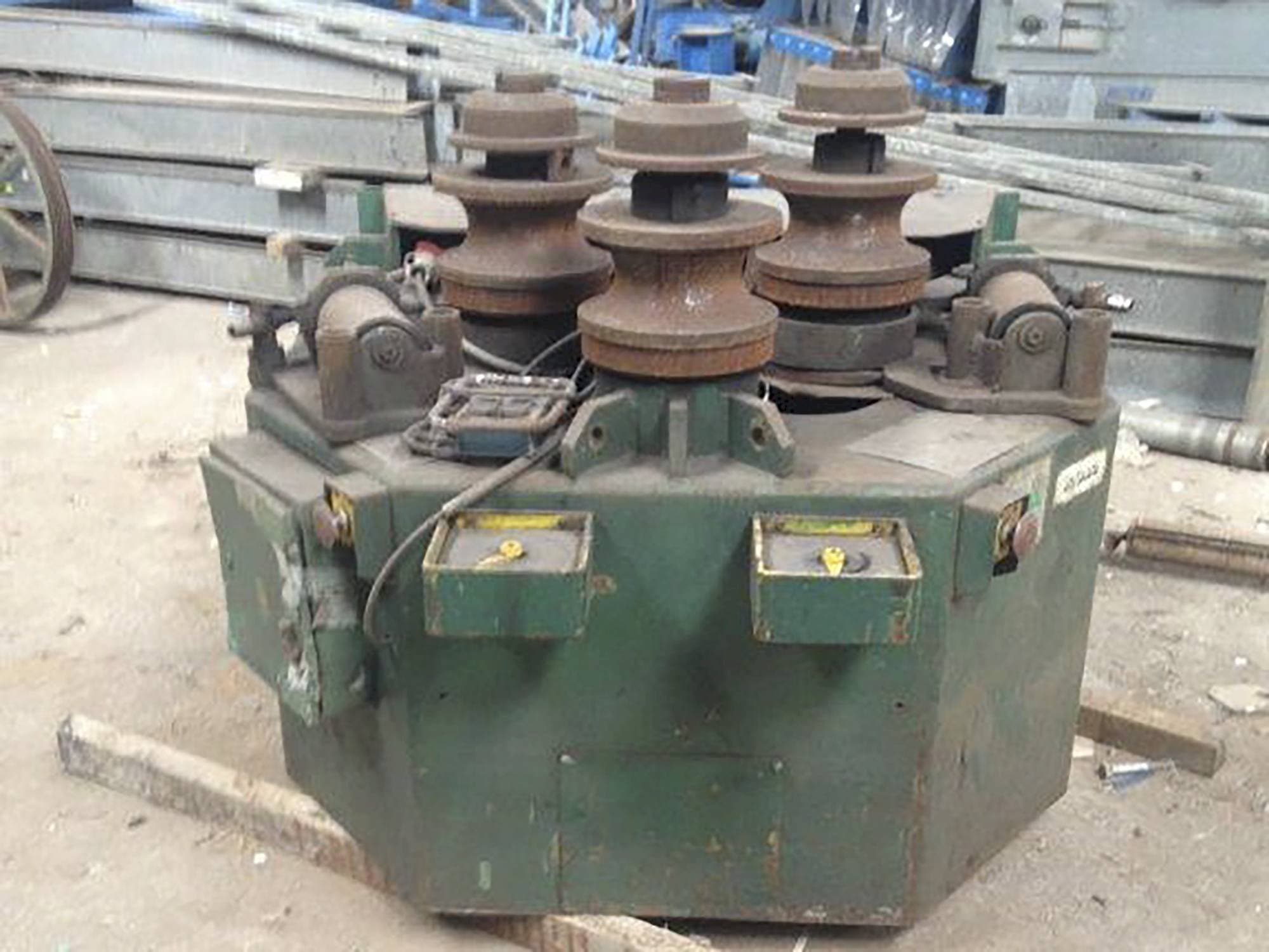 Koneen  ROUNDO etunäkymä R-5