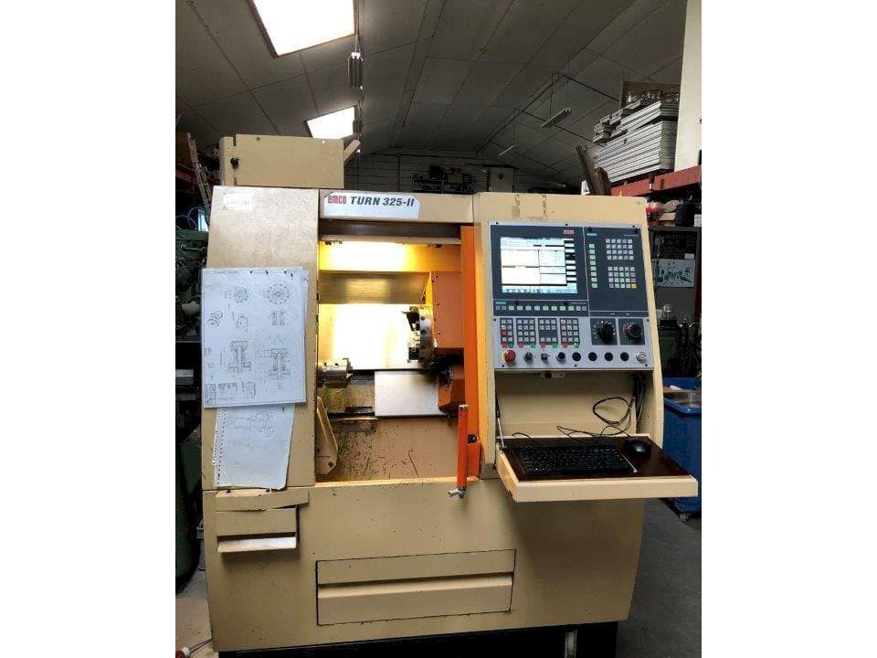 Koneen  EMCO TURN 325-II etunäkymä