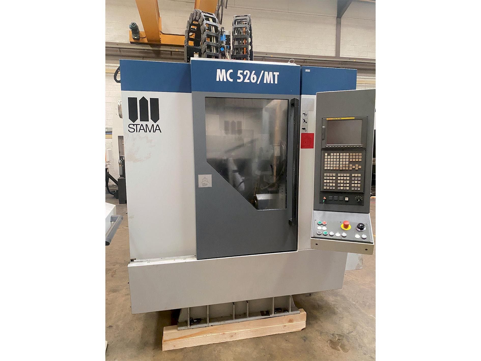 Koneen  STAMA MC 526 etunäkymä