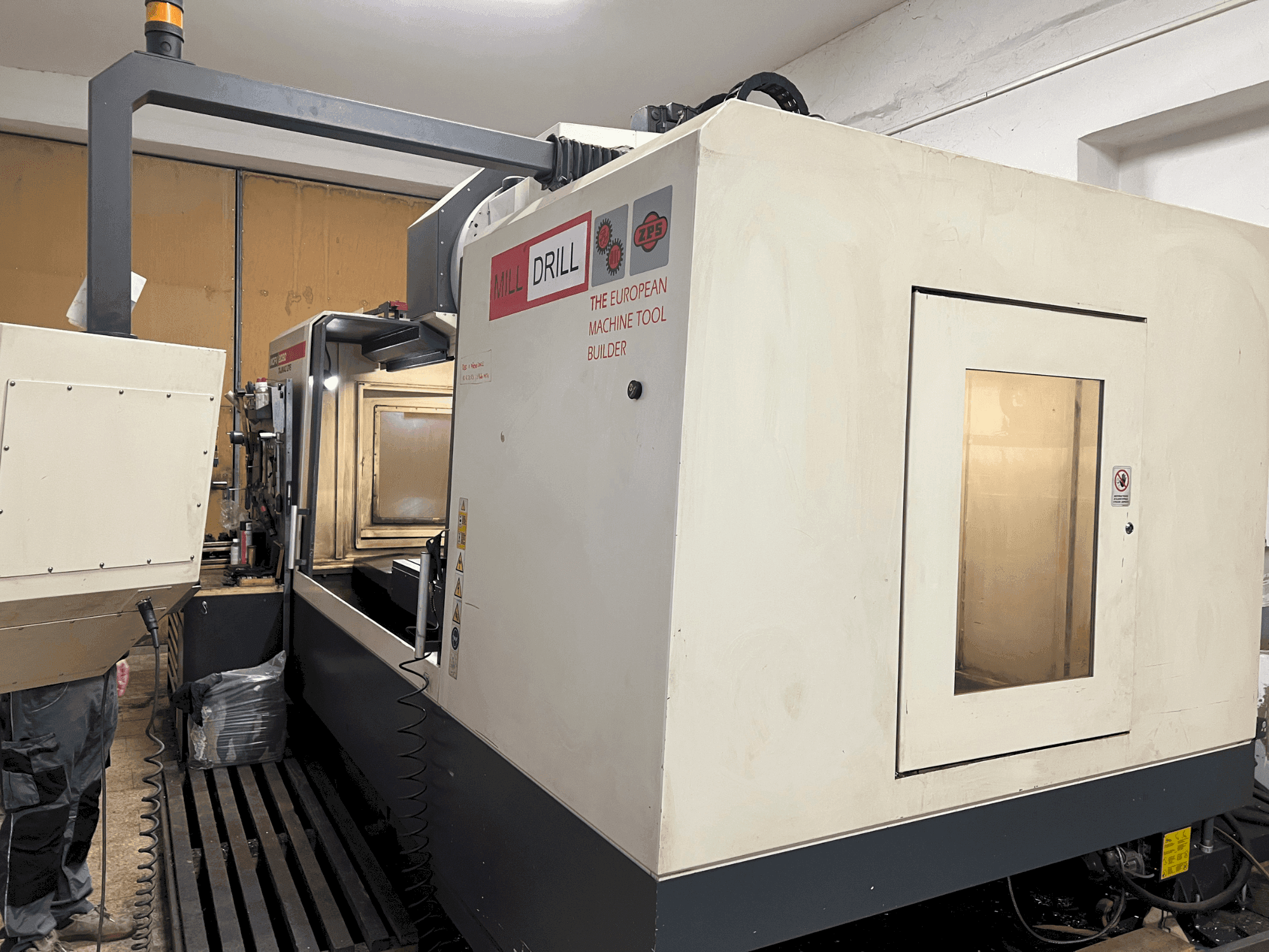 Koneen  TAJMAC-ZPS MCFV 2080 etunäkymä