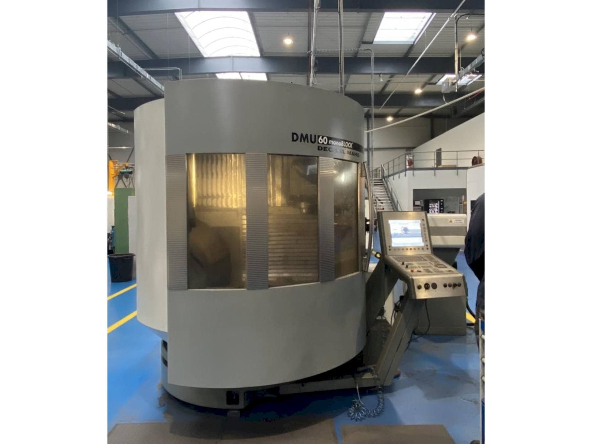 Koneen  DECKEL MAHO Type DMU60 MonoBlock etunäkymä