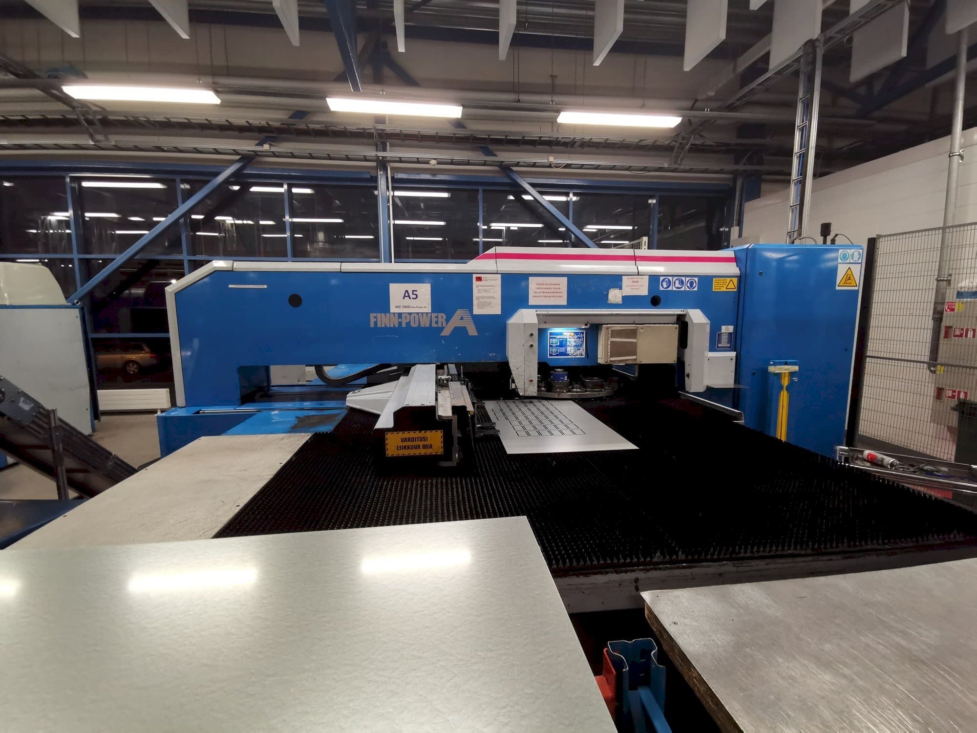Koneen  Finn-Power A5-20SB etunäkymä