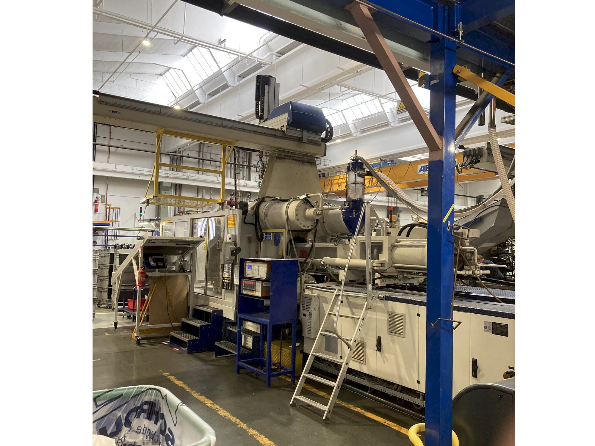 Koneen  Krauss Maffei 650 – 2700 C1 etunäkymä