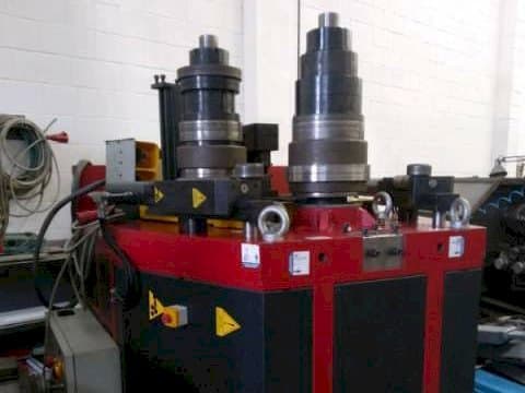 Koneen  Tauring Alpha 160 etunäkymä