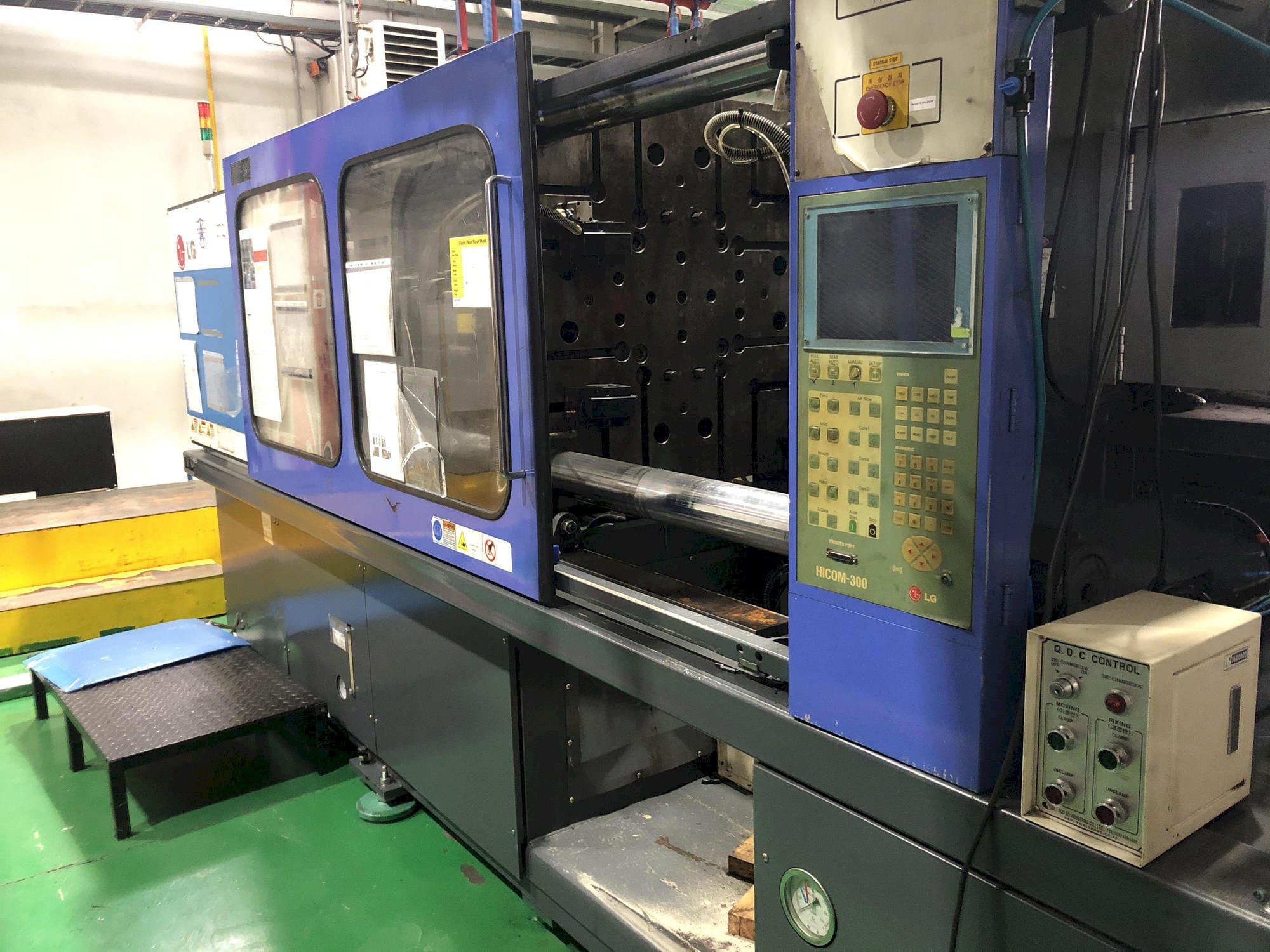 Koneen  LG LGH-350N etunäkymä