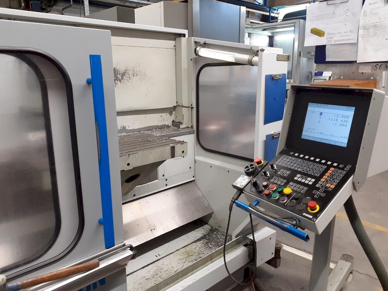 Koneen  MIKRON UME 600 etunäkymä