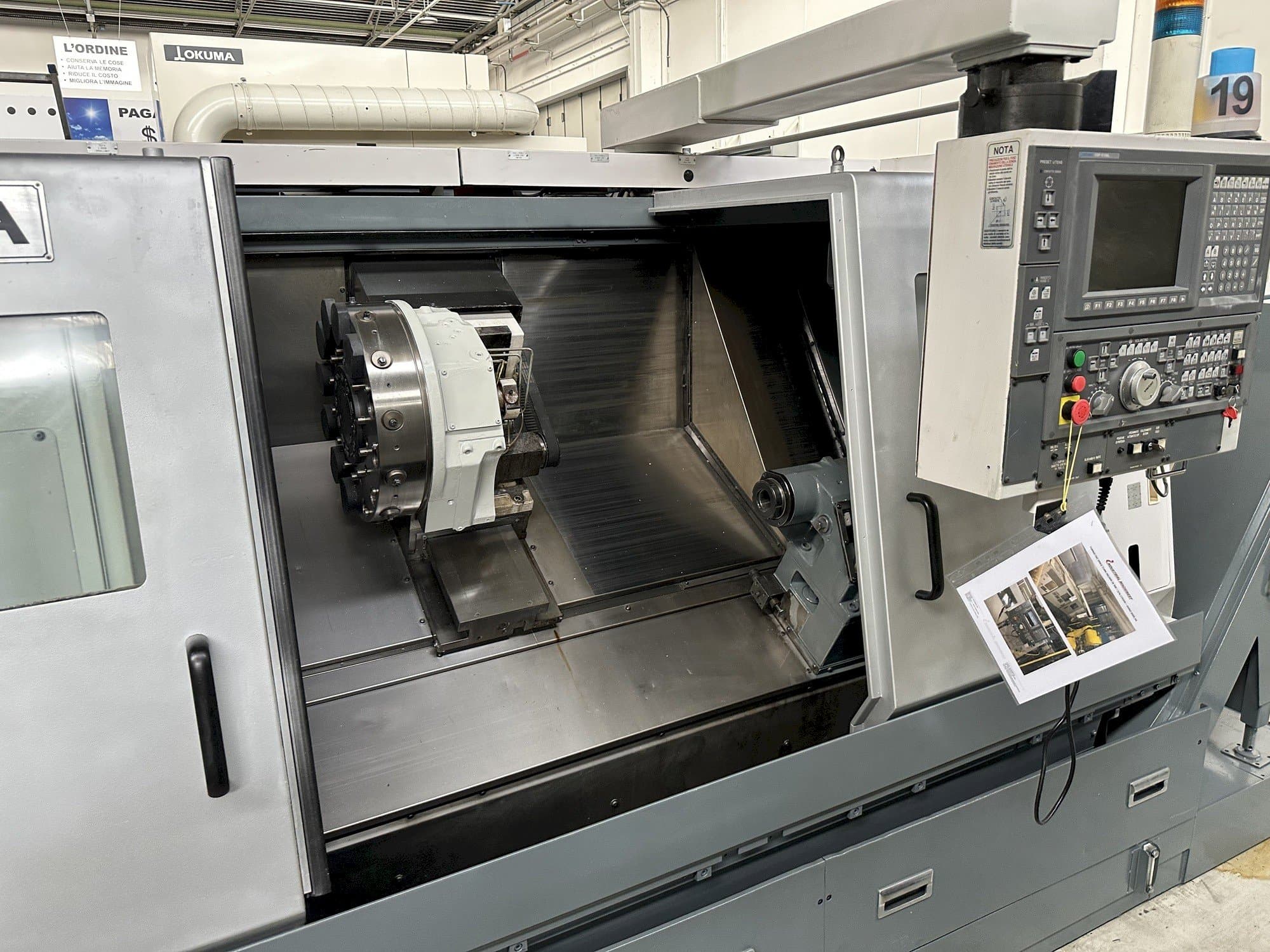 Koneen  Okuma LB 300 MC työskentelytila