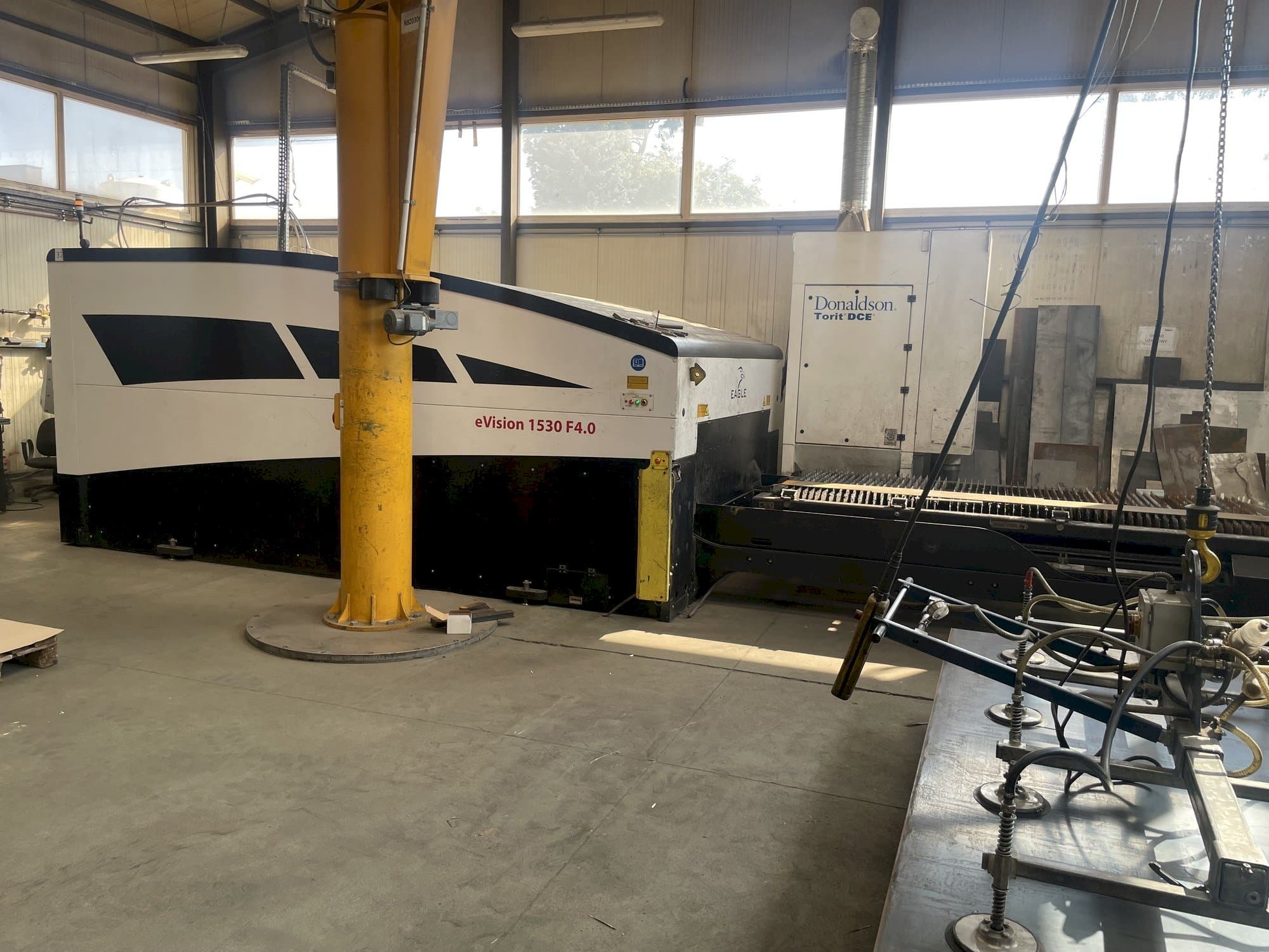 Koneen  EAGLE eVision 1530 F4.0 etunäkymä
