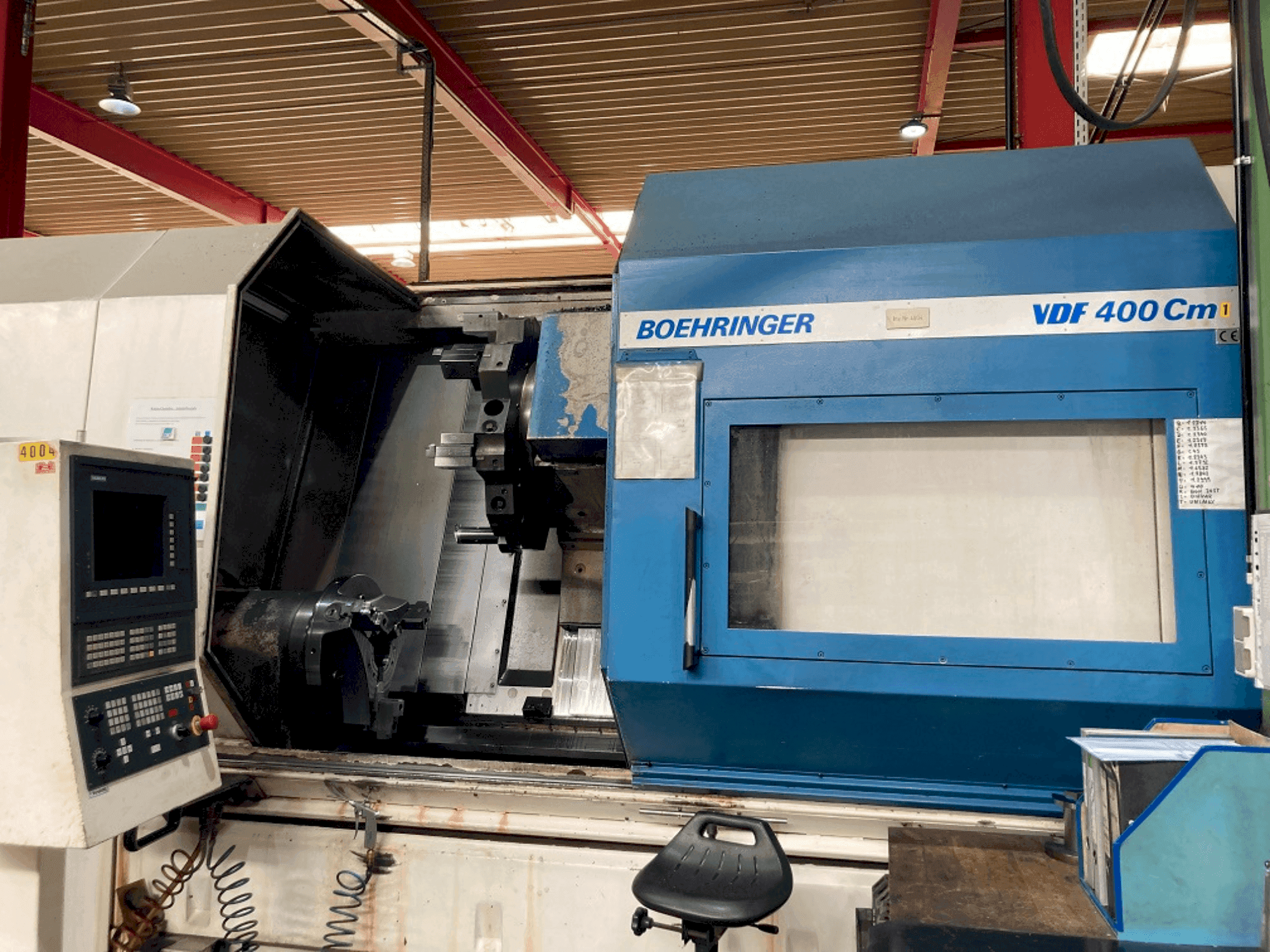 Koneen  BOEHRINGER C400 etunäkymä