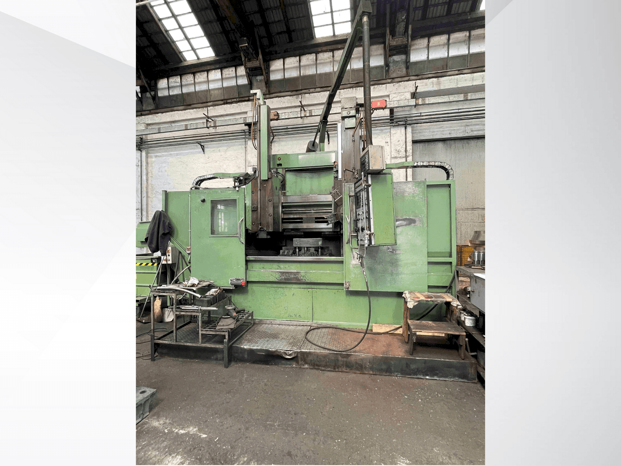 Koneen  MORANDO VS 12 etunäkymä