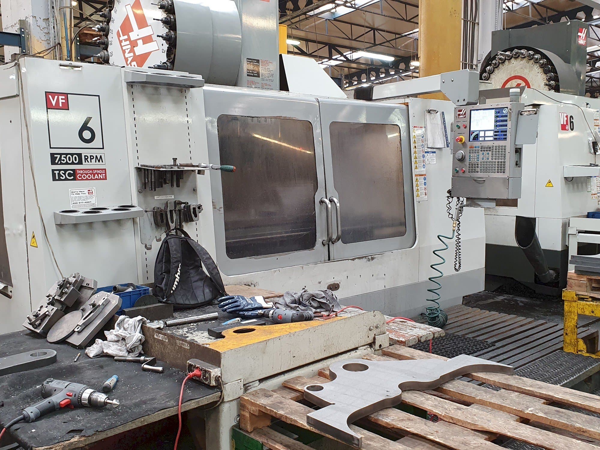Koneen  HAAS VF-6 / 50HE etunäkymä