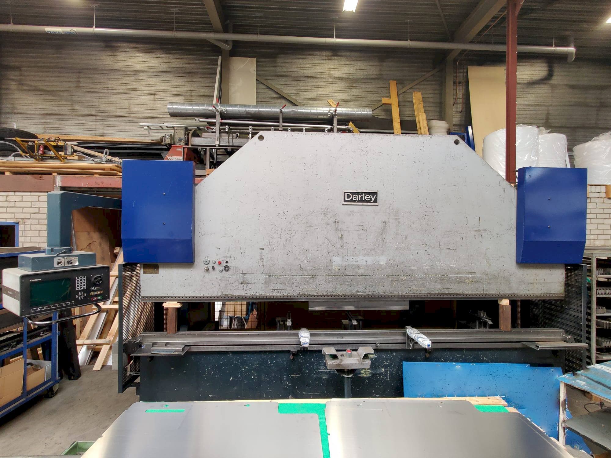 Koneen  Darley EHP150 43/37 etunäkymä