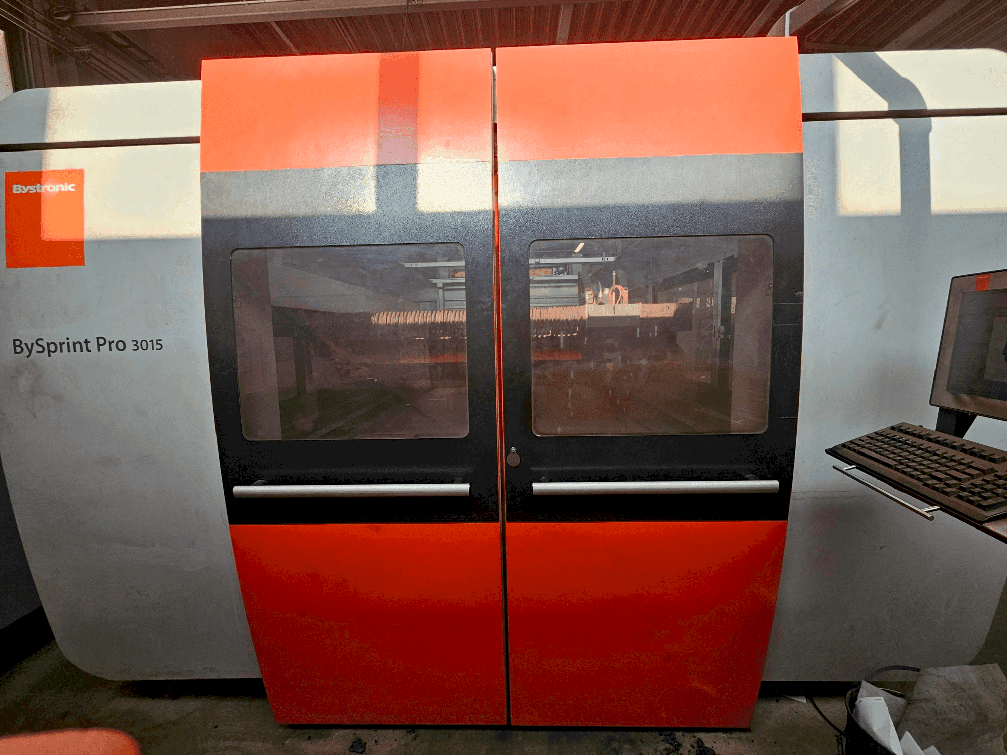 Koneen  Bystronic Bysprint Pro 3015 etunäkymä