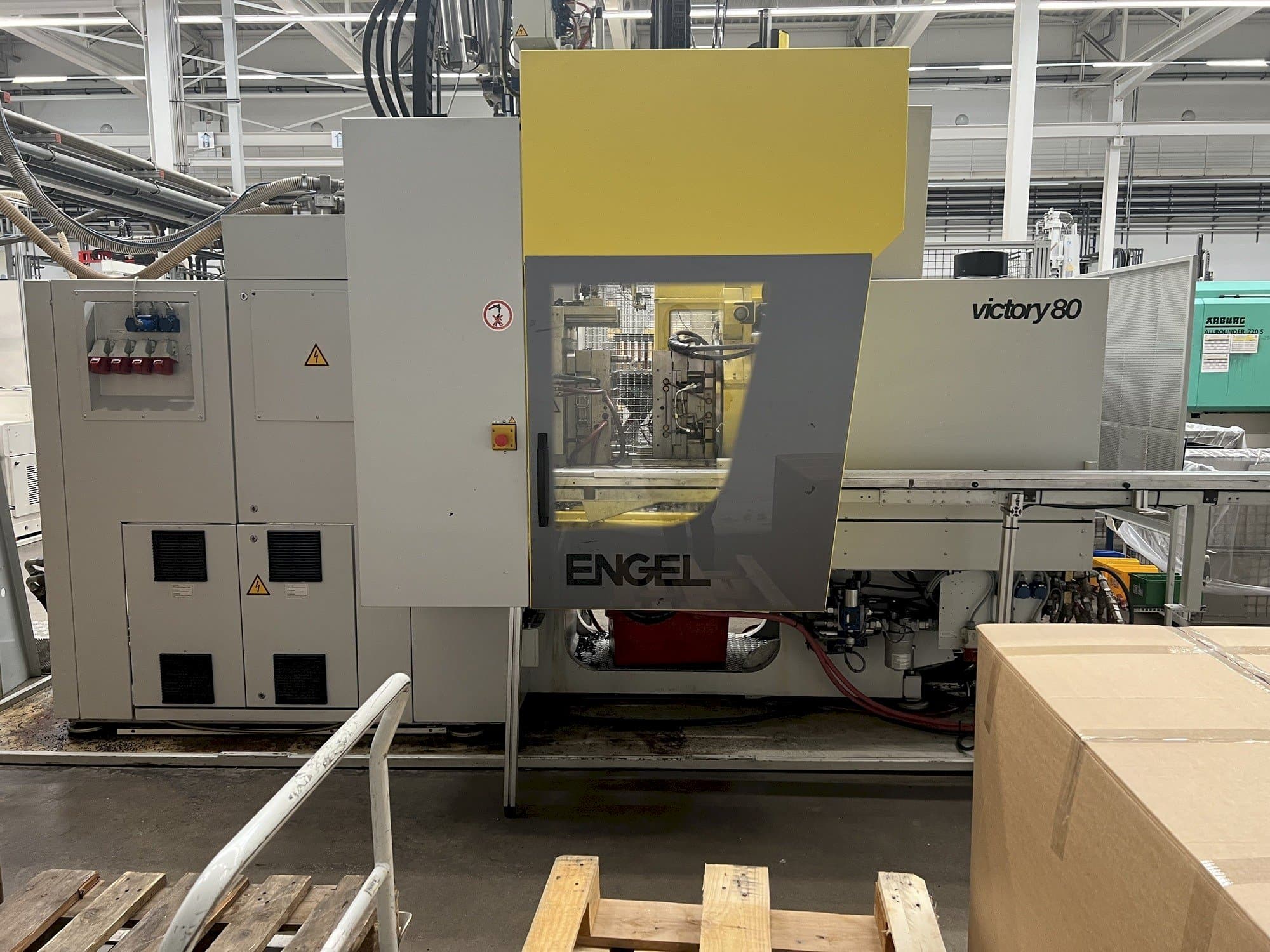 Koneen  Engel VC 330H/80V/80CO etunäkymä