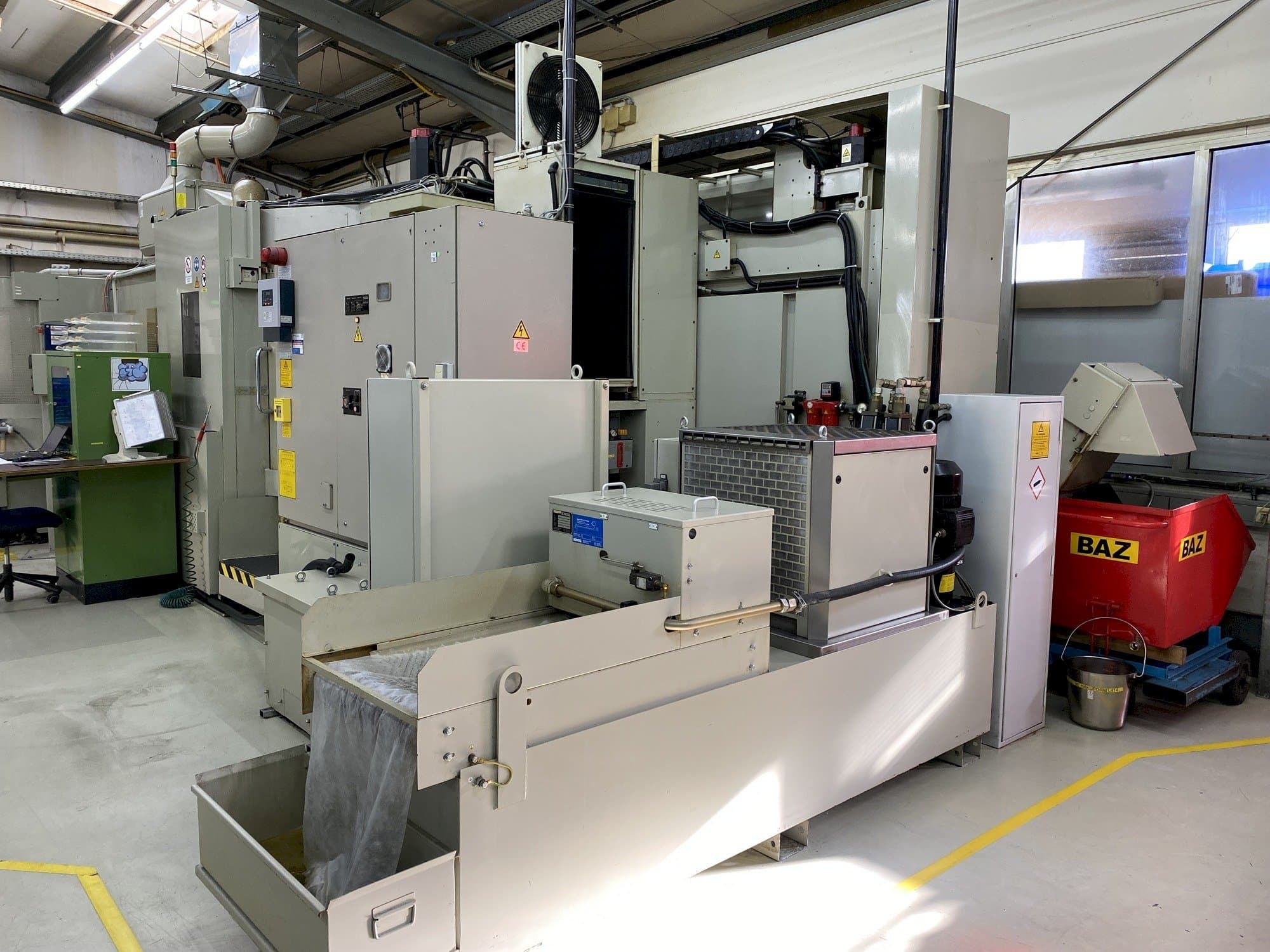 Koneen Mitsui Seiki HU50A etunäkymä