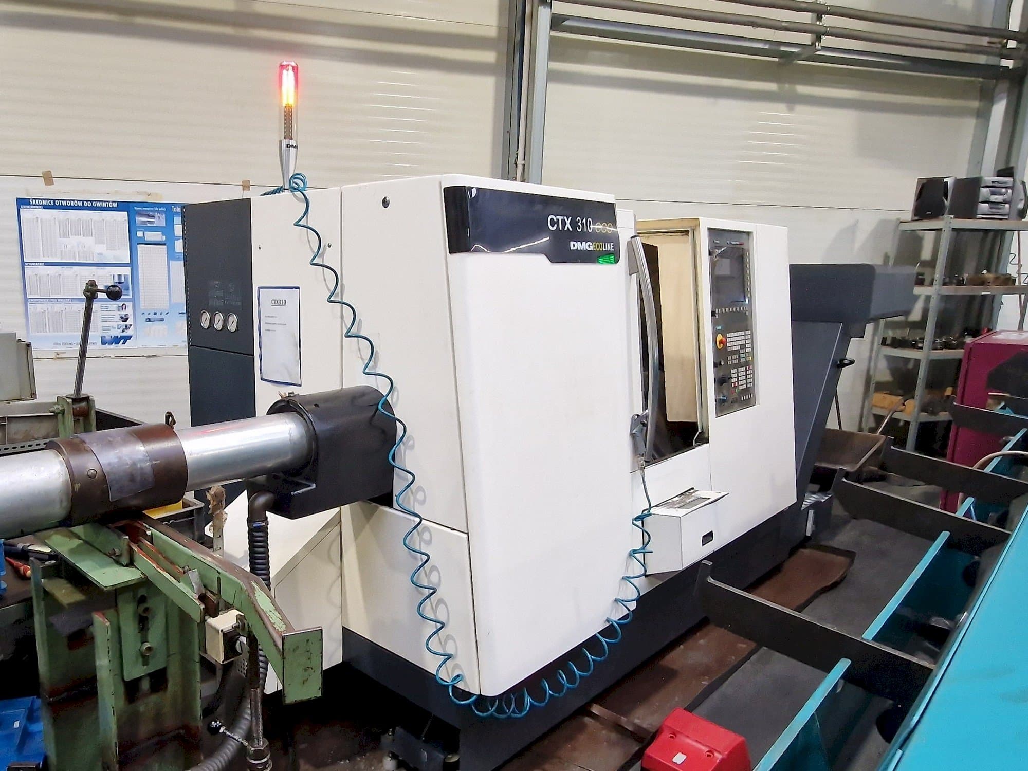 Koneen  DMG CTX 310 ecoline vasemman sivun näkymä