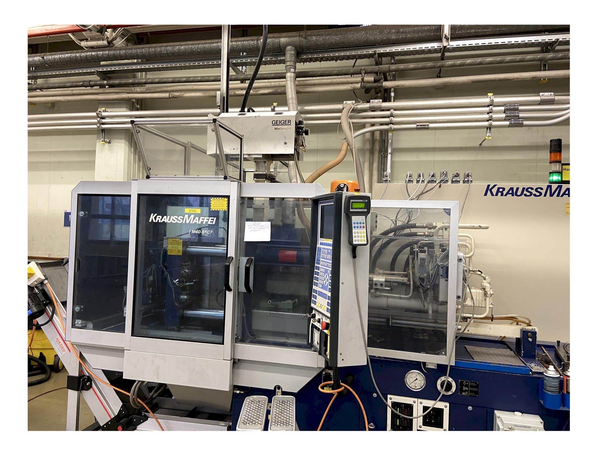 Koneen  Krauss Maffei 40-55 C2 etunäkymä