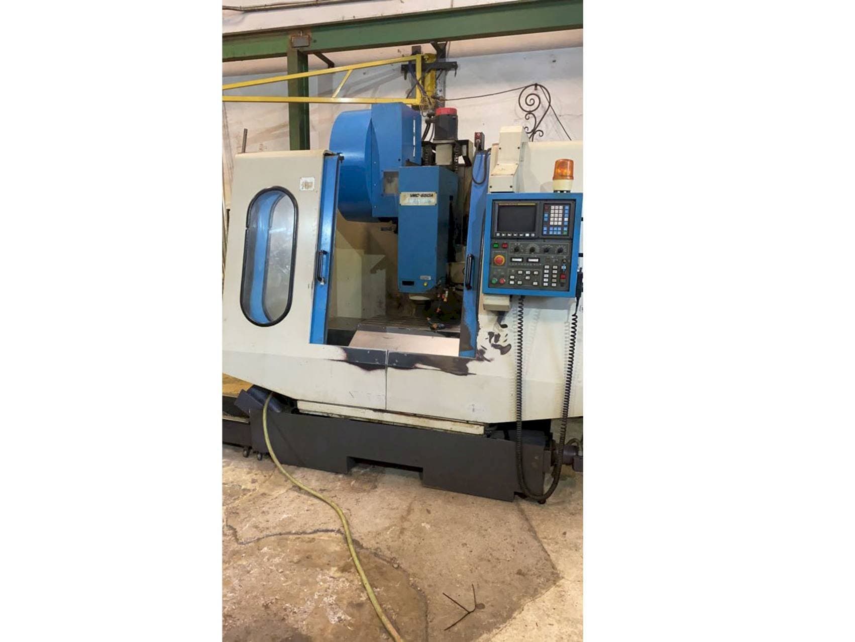 Koneen  Johnford VMC 650A etunäkymä